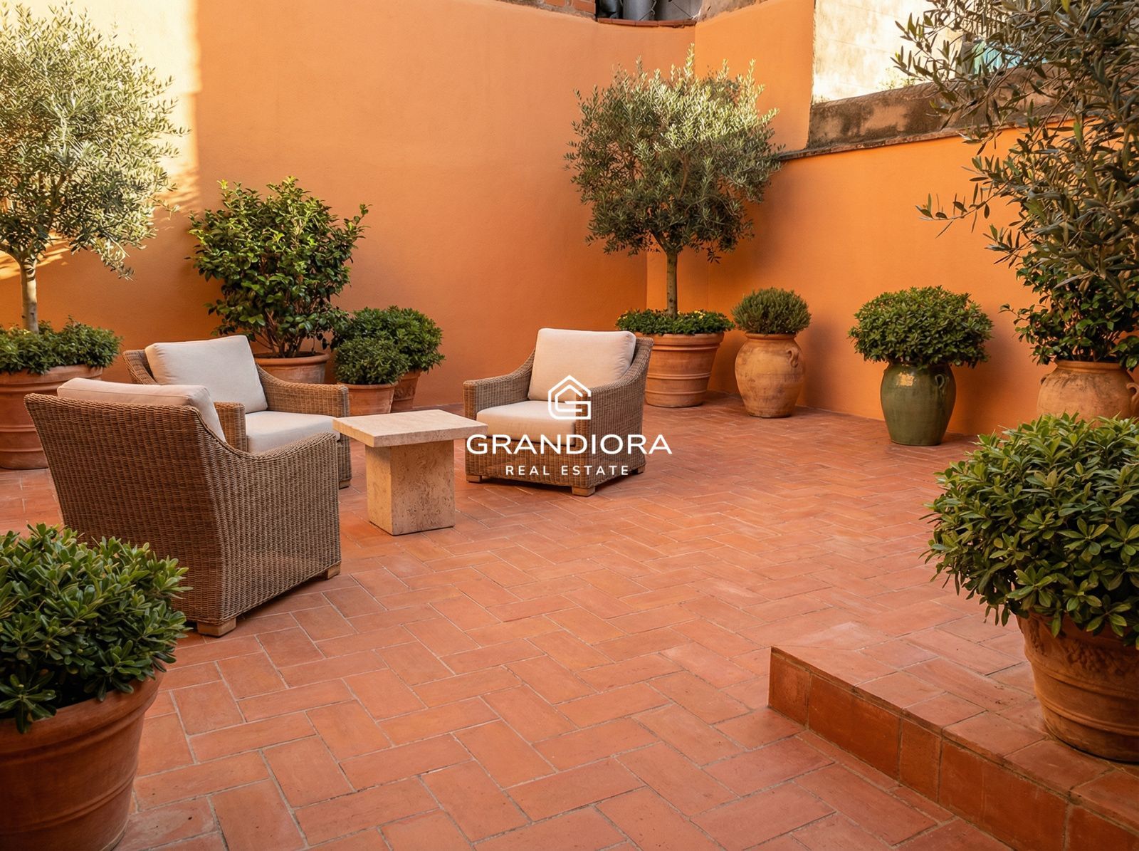 Gótico: 280m² Premium. Techos 5m. Alto Potencial.