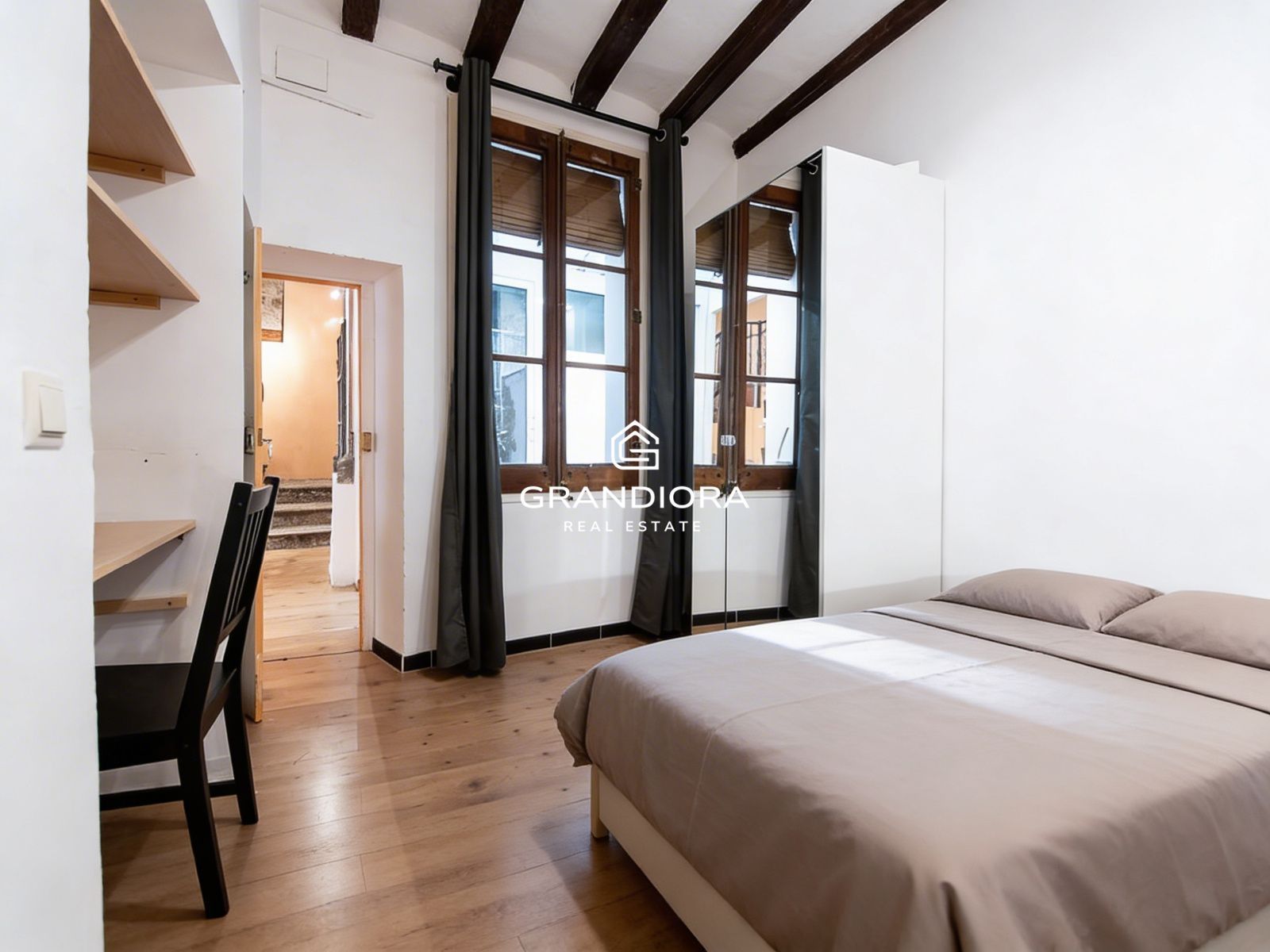 Gótico: 280m² Premium. Techos 5m. Alto Potencial. - Imagen 14