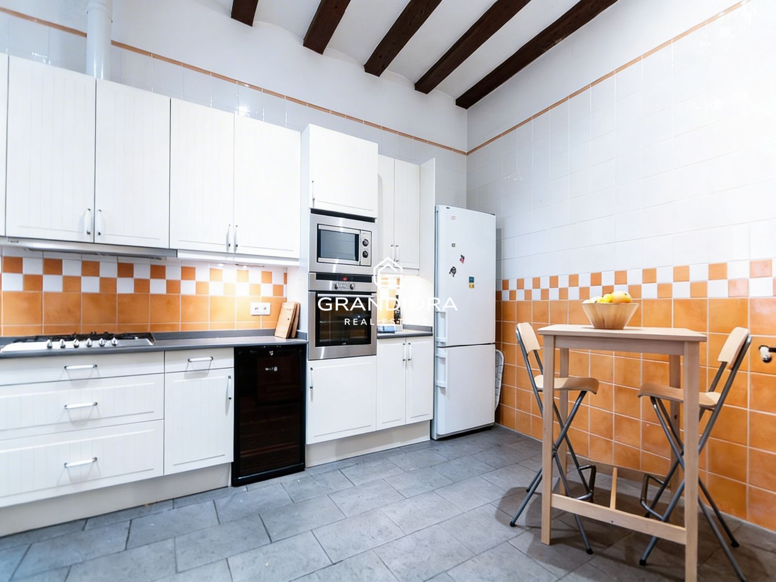 Gótico: 280m² Premium. Techos 5m. Alto Potencial. - Imagen 6