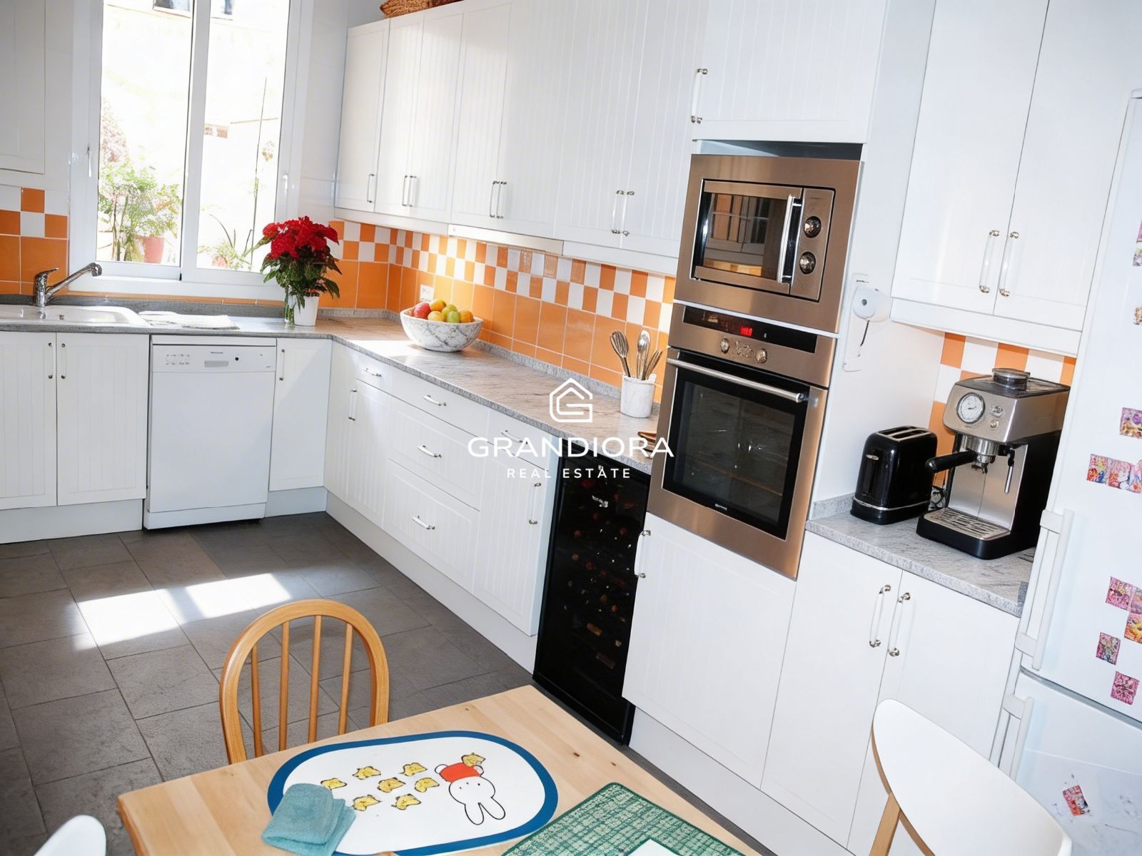 Gótico: 280m² Premium. Techos 5m. Alto Potencial. - Imagen 5