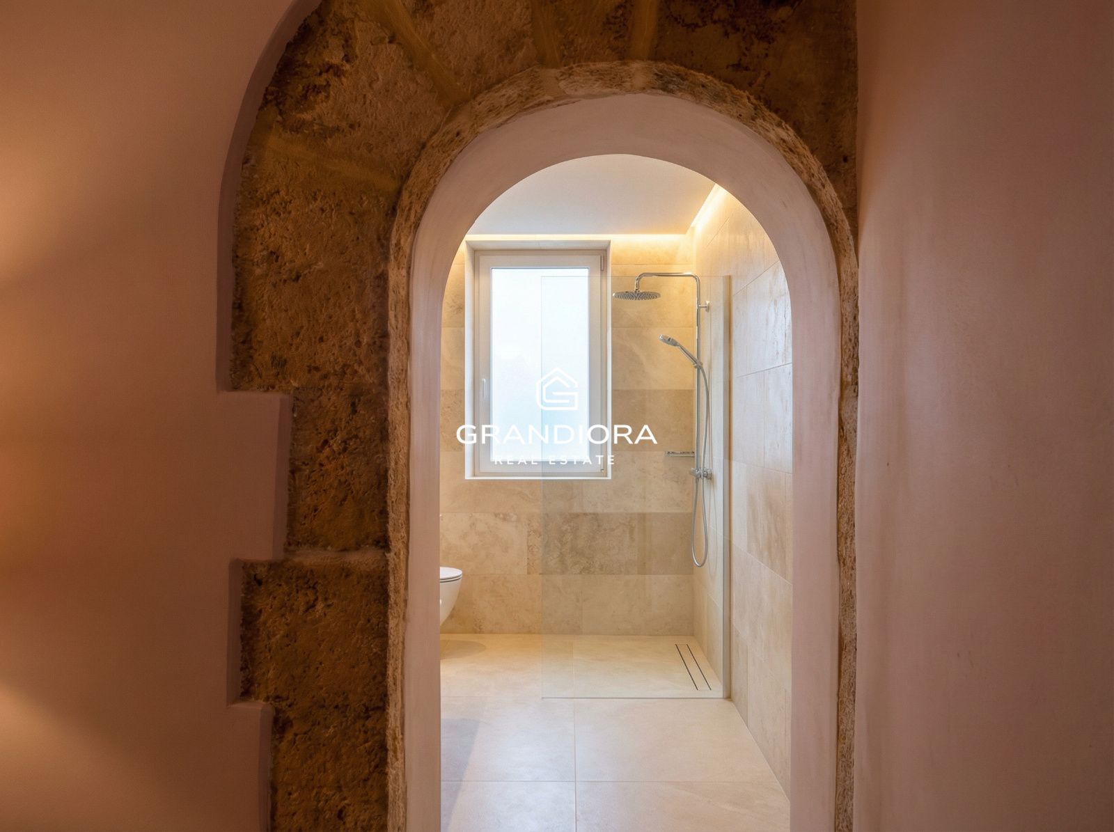 Gótico: 280m² Premium. Techos 5m. Alto Potencial. - Imagen 9