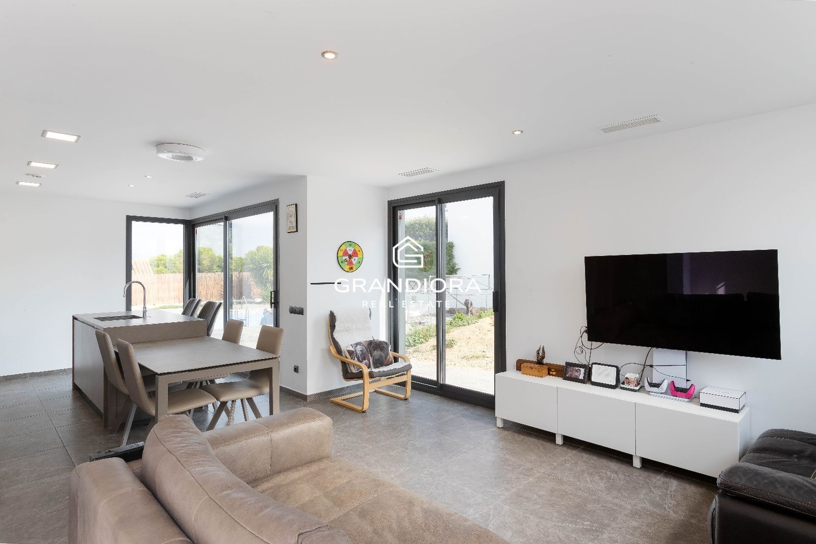 Casa moderna con gran jardín y vistas al mar: Máxima privacidad en Premià de Dalt - Imagen 3