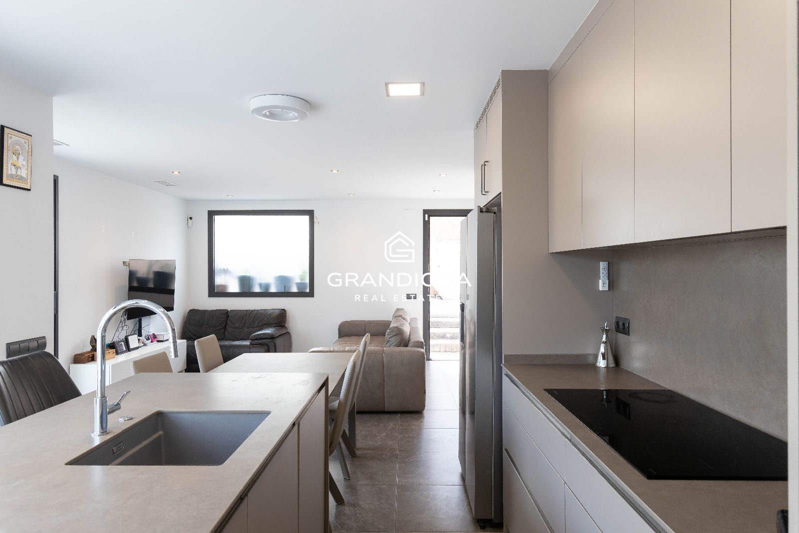 Casa moderna con gran jardín y vistas al mar: Máxima privacidad en Premià de Dalt - Imagen 5