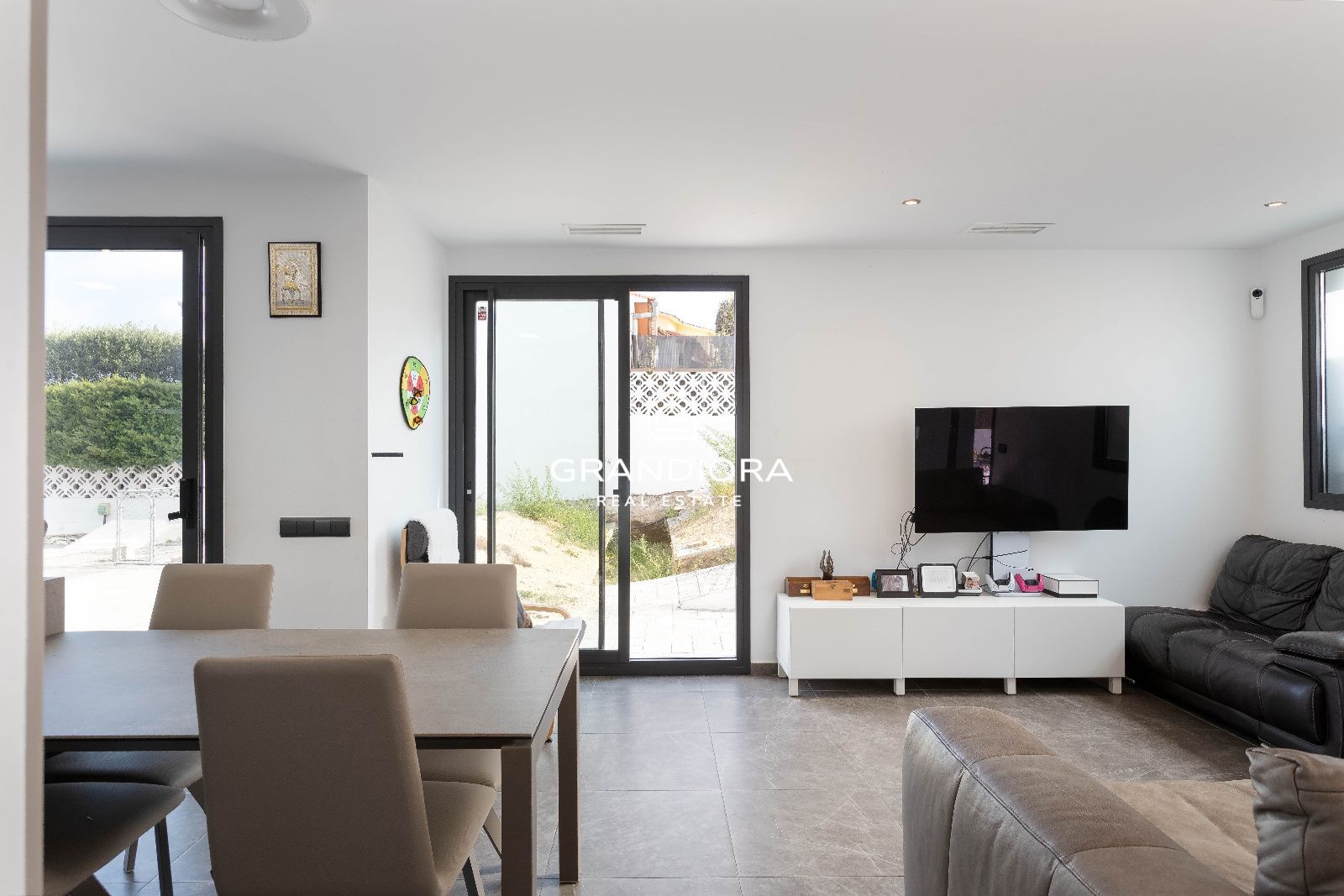 Casa moderna con gran jardín y vistas al mar: Máxima privacidad en Premià de Dalt - Imagen 7