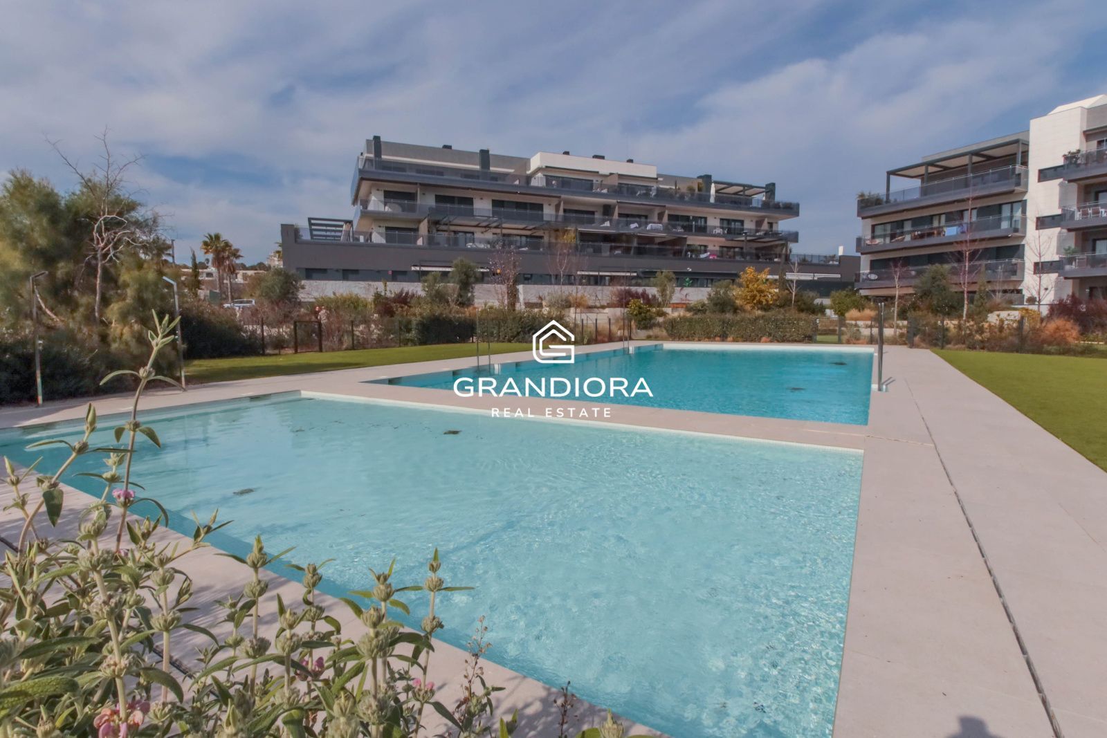 Ático Contemporáneo con Terraza de 40 m² y Vistas al Mediterráneo en La Plana, Sitges - Imagen 47