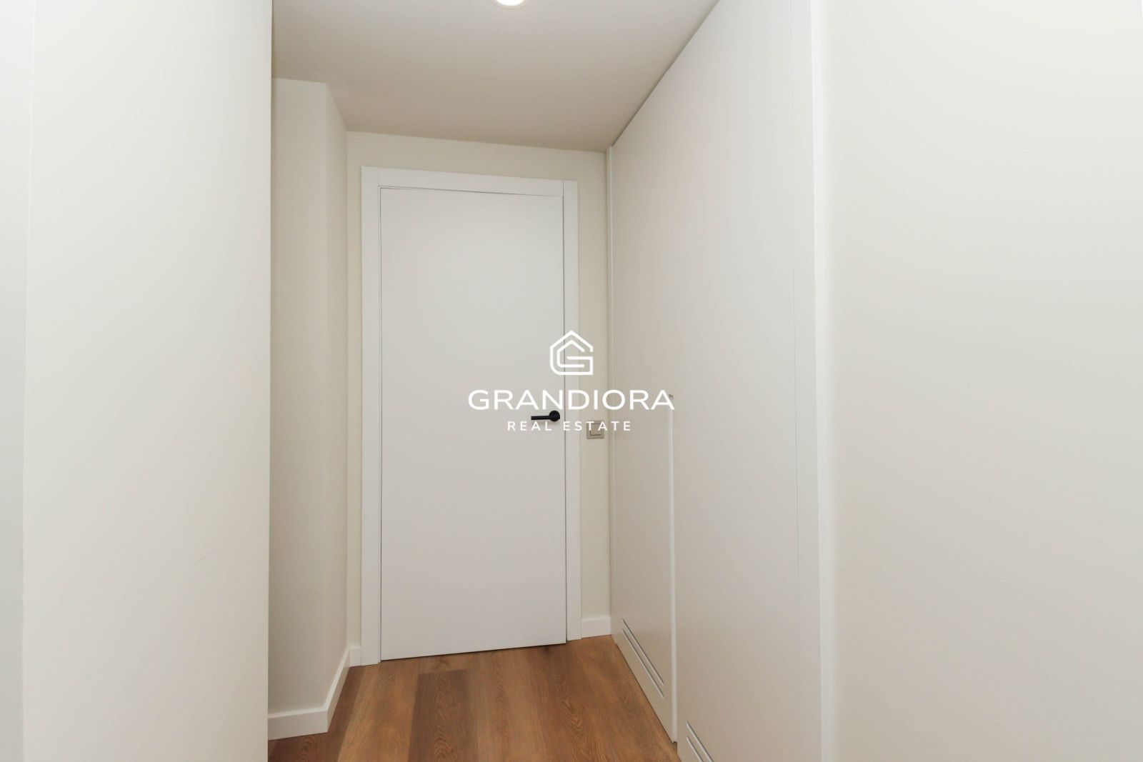 Ático Contemporáneo con Terraza de 40 m² y Vistas al Mediterráneo en La Plana, Sitges - Imagen 41