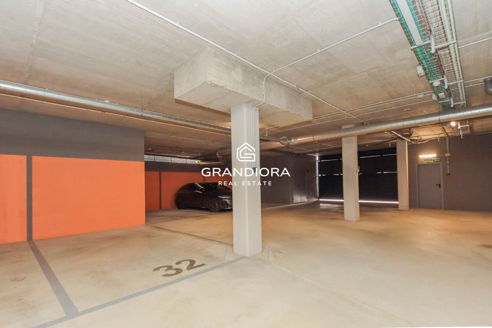 Ático Contemporáneo con Terraza de 40 m² y Vistas al Mediterráneo en La Plana, Sitges - Imagen 43
