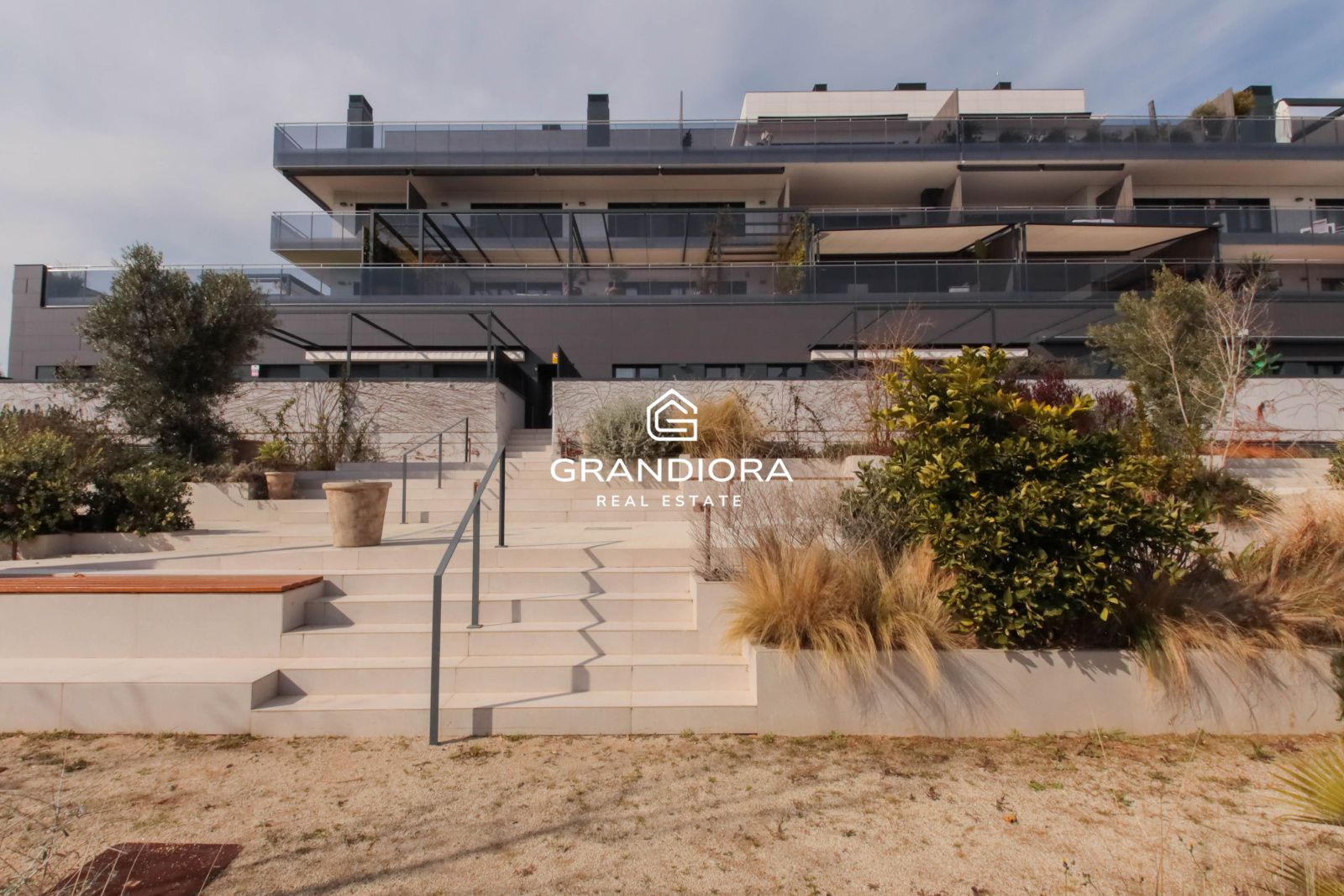 Ático Contemporáneo con Terraza de 40 m² y Vistas al Mediterráneo en La Plana, Sitges - Imagen 50