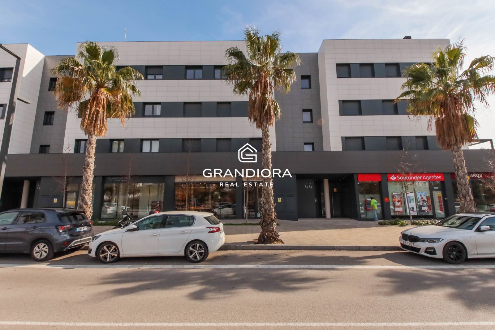 Ático Contemporáneo con Terraza de 40 m² y Vistas al Mediterráneo en La Plana, Sitges - Imagen 54