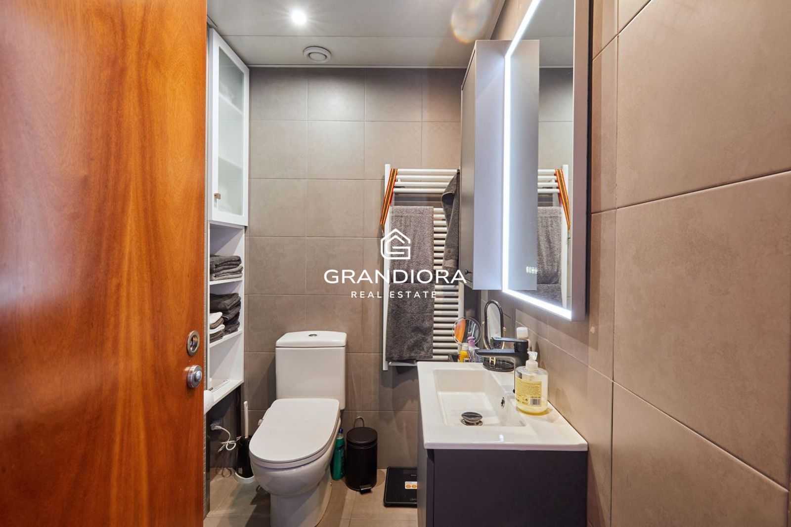 Ático con Solarium Privado a Pasos del Mar y el Port Vell - Imagen 22