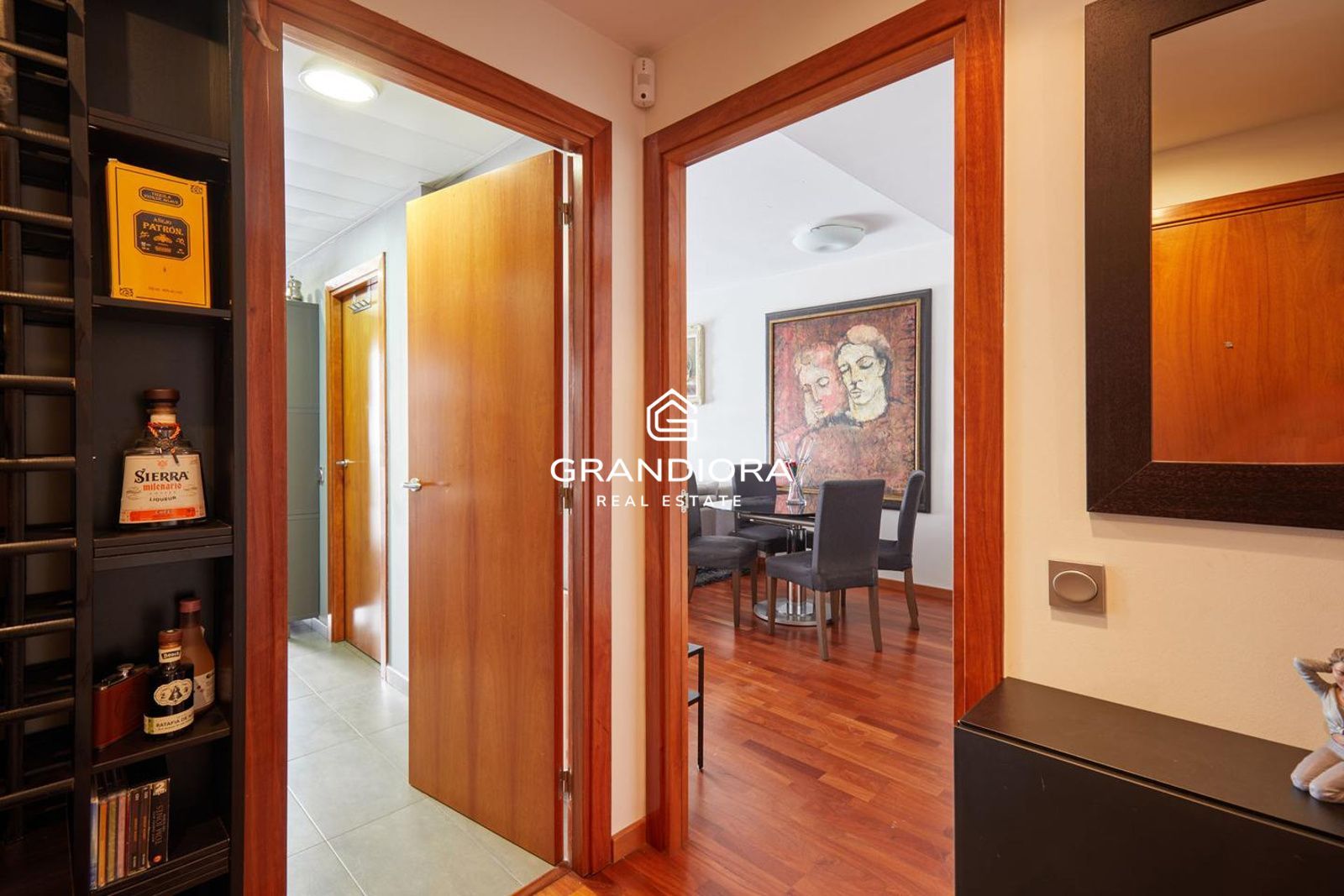 Ático con Solarium Privado a Pasos del Mar y el Port Vell - Imagen 23