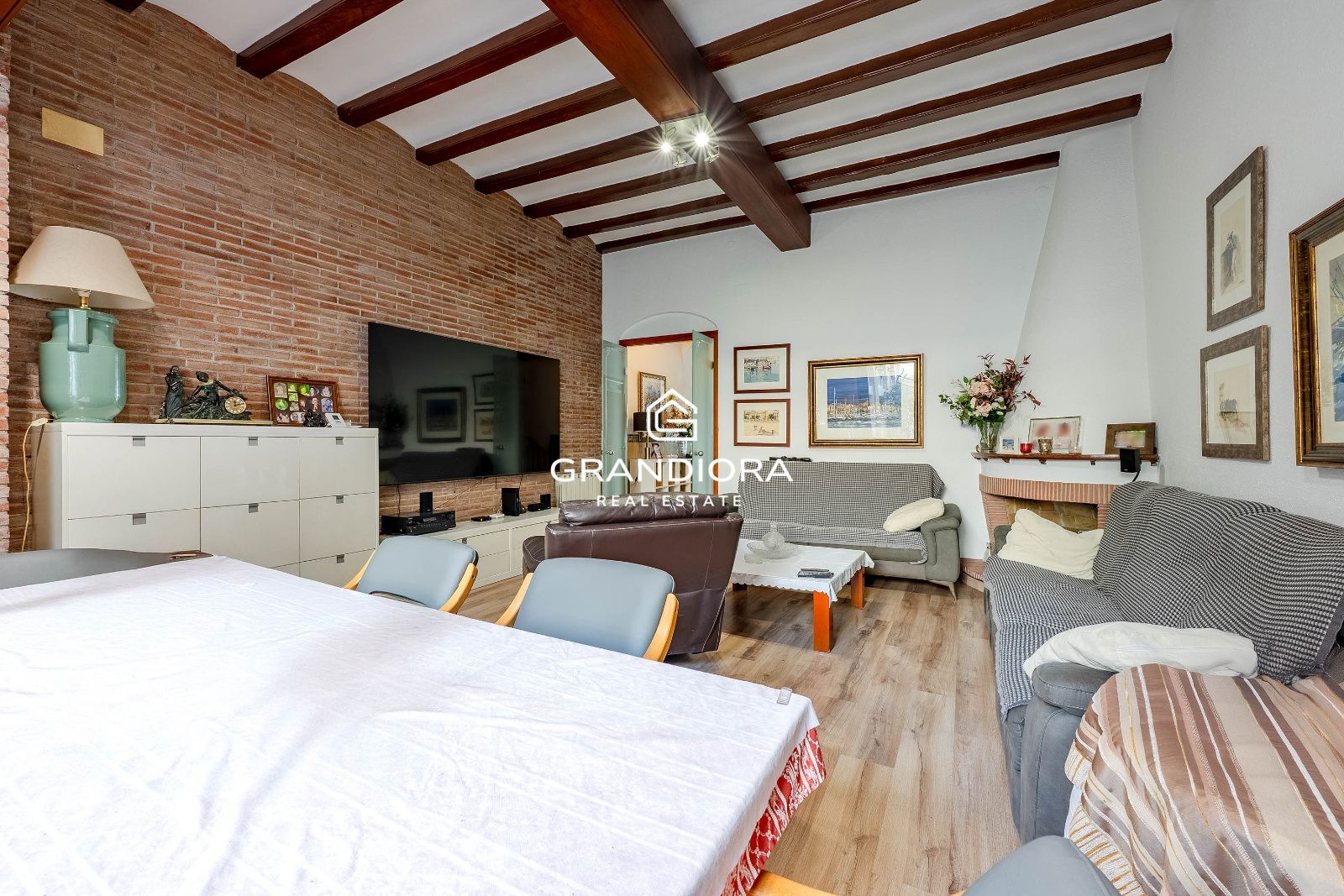 Activo Patrimonial en Primera Línea: Residencia Señorial a  15 Minutos de Barcelona - Imagen 7