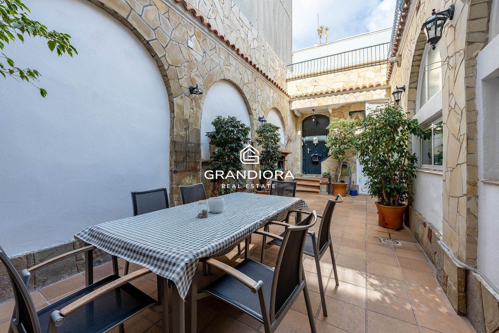 Activo Patrimonial en Primera Línea: Residencia Señorial a  15 Minutos de Barcelona - Imagen 8