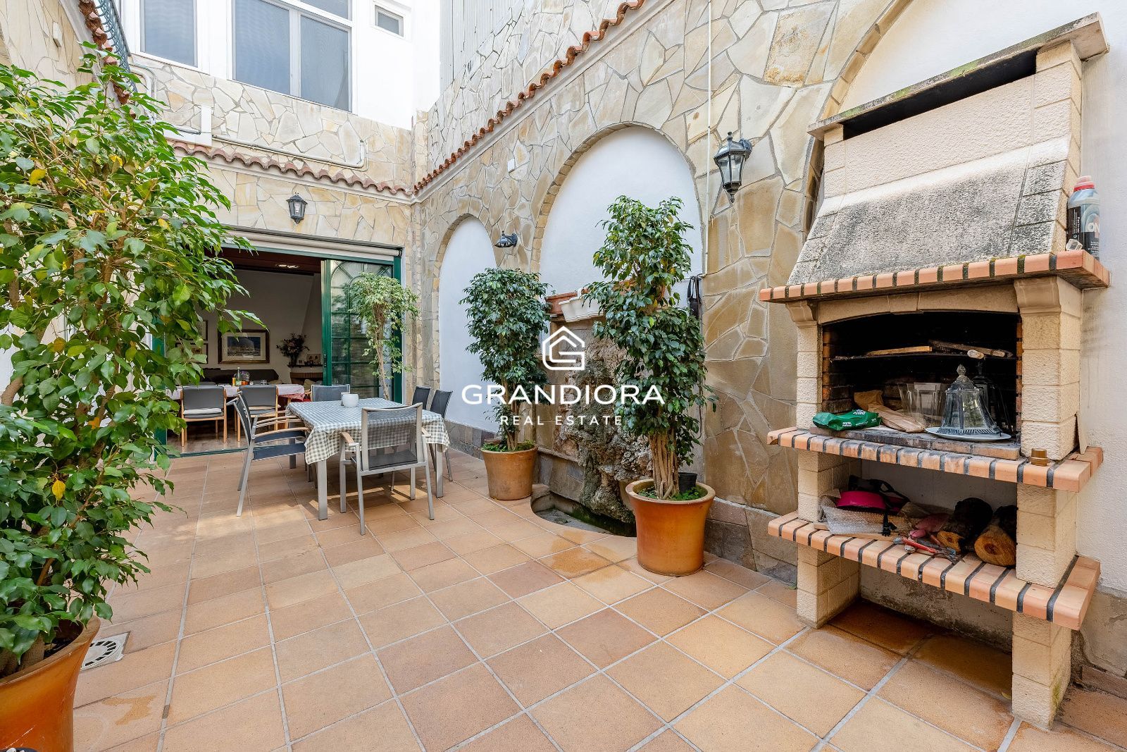 Activo Patrimonial en Primera Línea: Residencia Señorial a  15 Minutos de Barcelona - Imagen 9