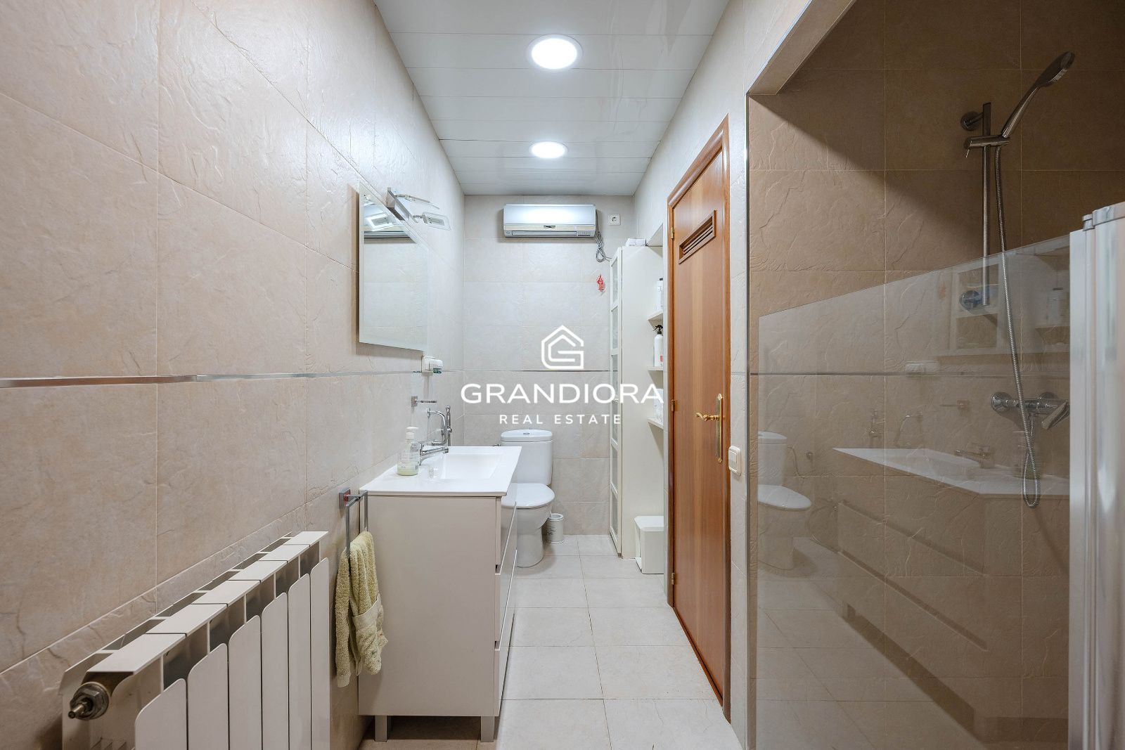 Activo Patrimonial en Primera Línea: Residencia Señorial a  15 Minutos de Barcelona - Imagen 11