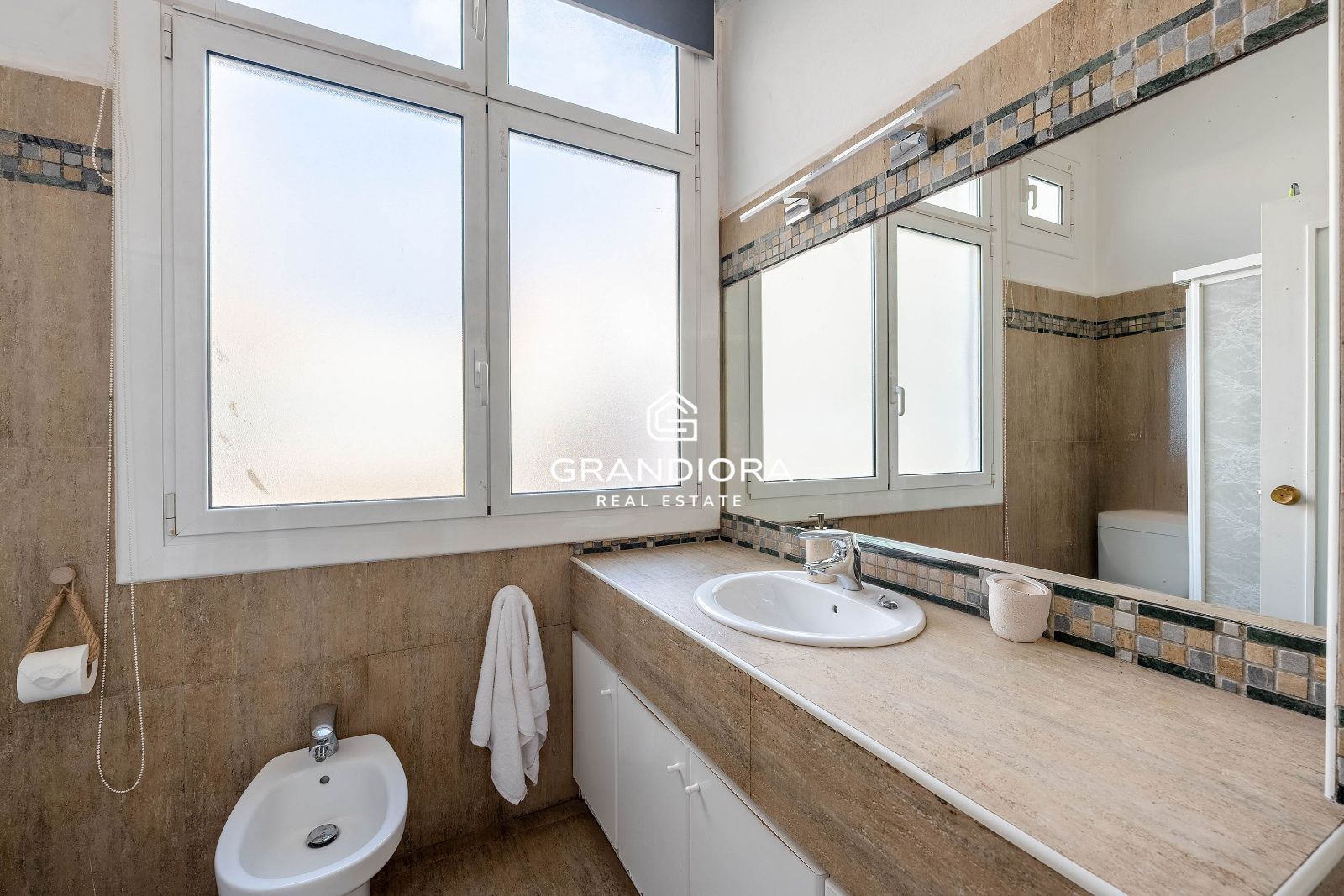 Activo Patrimonial en Primera Línea: Residencia Señorial a  15 Minutos de Barcelona - Imagen 38
