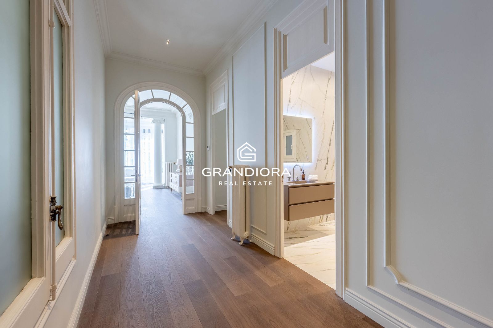 Precioso piso reformado de 200 m2 en zona super tranquila de l'Eixample Dret - Imagen 1