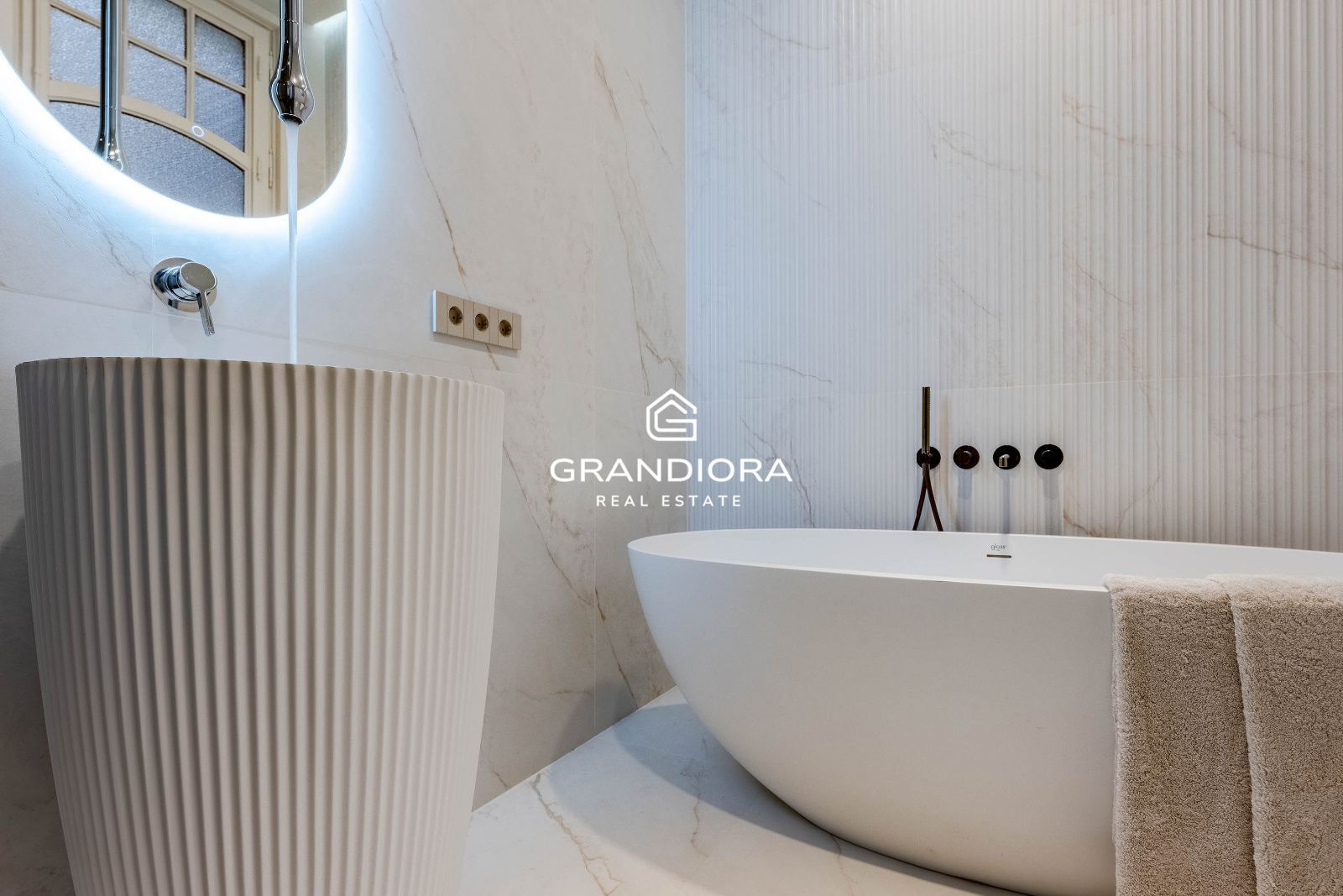 Precioso piso reformado de 200 m2 en zona super tranquila de l'Eixample Dret - Imagen 36