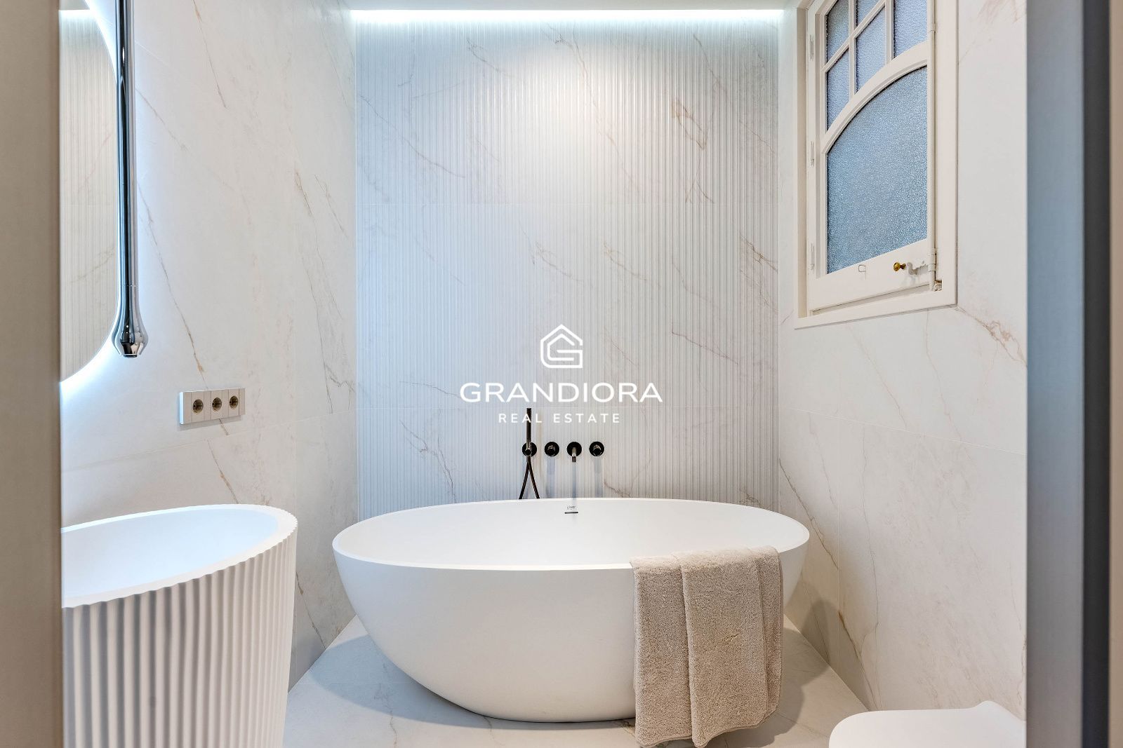 Precioso piso reformado de 200 m2 en zona super tranquila de l'Eixample Dret - Imagen 35