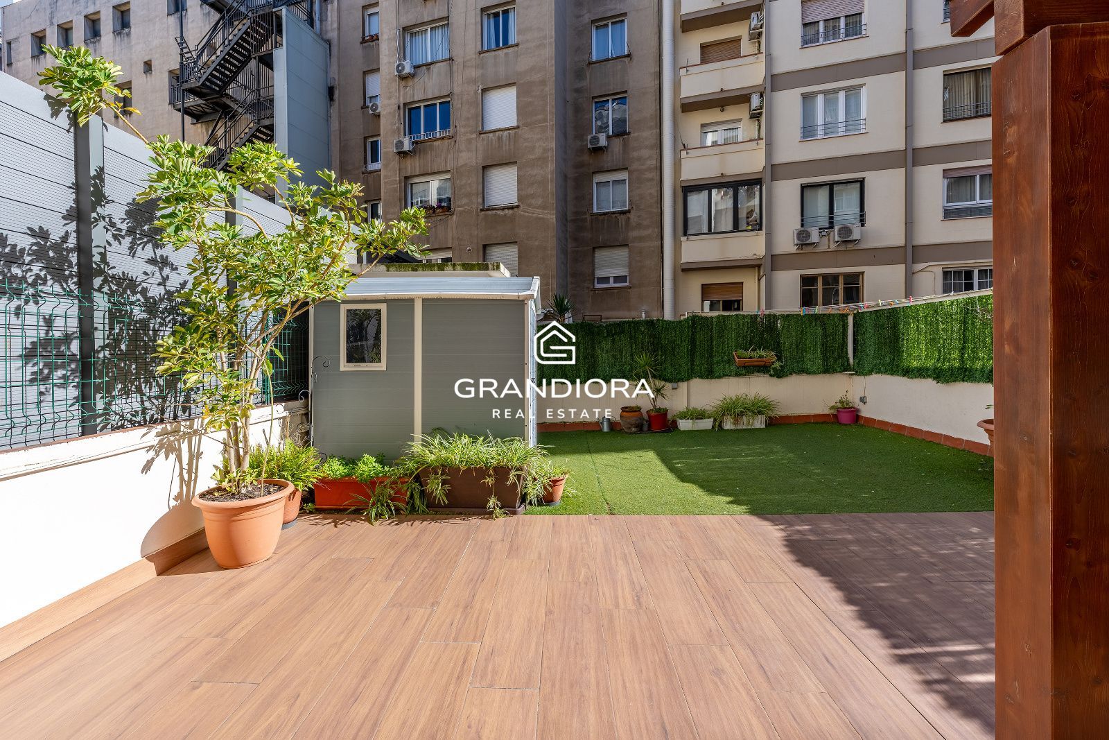 Finca Regia con Jardín Privado en el Eixample Esquerra - Imagen 1