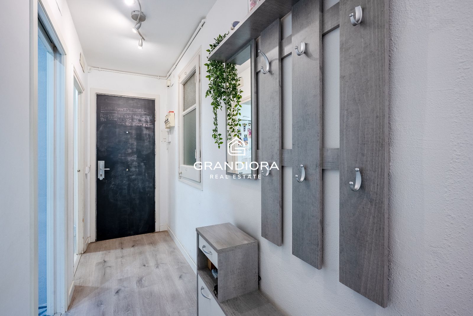 Finca Regia con Jardín Privado en el Eixample Esquerra - Imagen 3