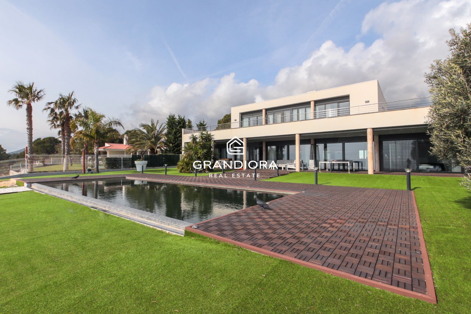 Impresionante casa independiente con vistas panorámicas al mar y 546 m² - Imagen 2