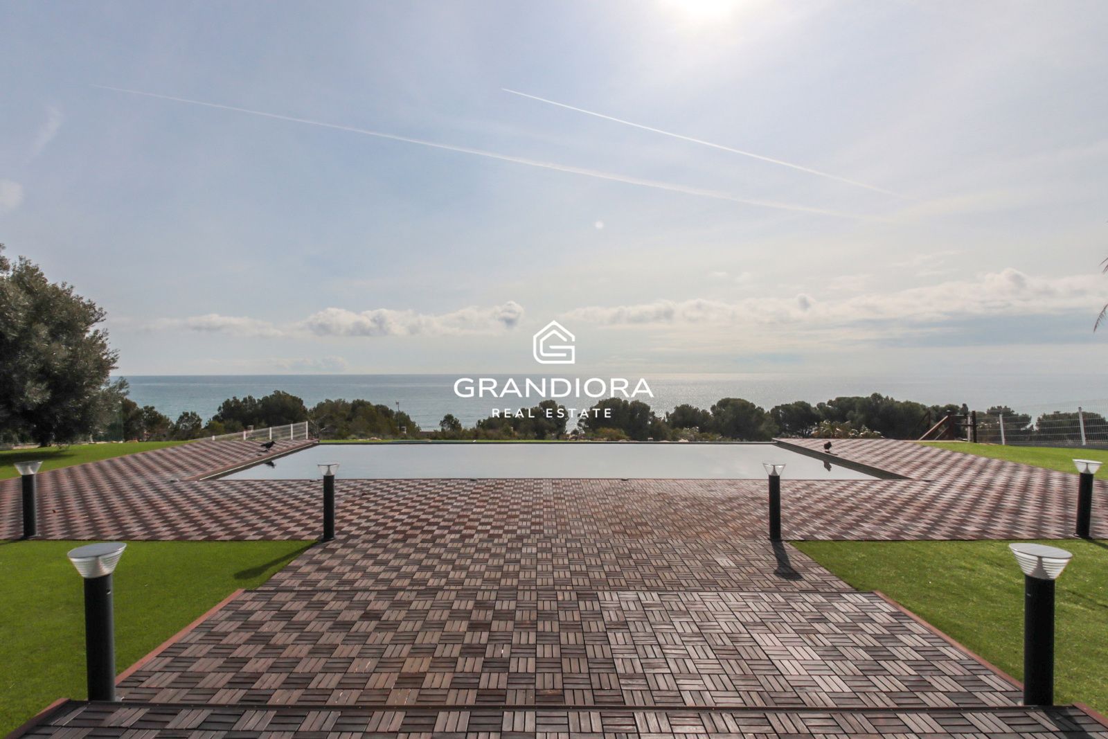Impresionante casa independiente con vistas panorámicas al mar y 546 m² - Imagen 3