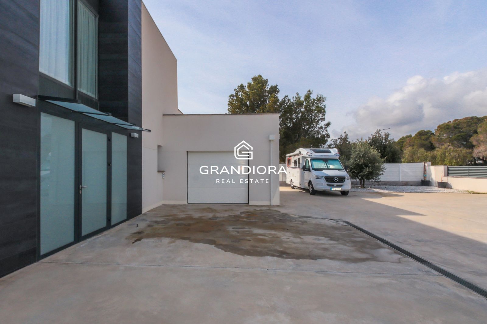 Impresionante casa independiente con vistas panorámicas al mar y 546 m² - Imagen 5