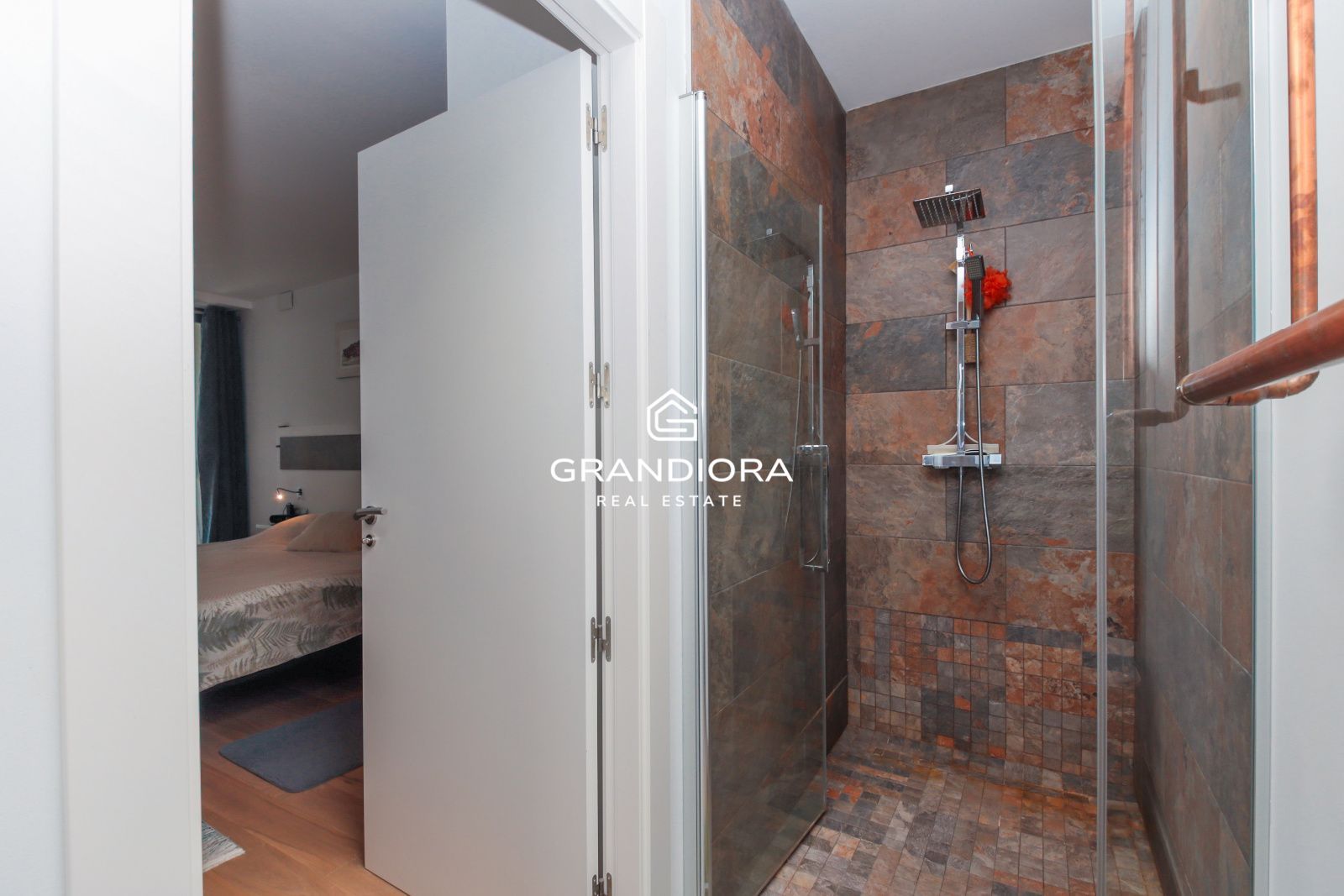 Impresionante casa independiente con vistas panorámicas al mar y 546 m² - Imagen 61
