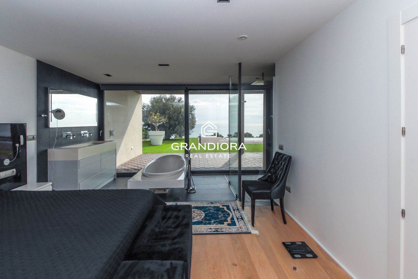 Impresionante casa independiente con vistas panorámicas al mar y 546 m² - Imagen 17