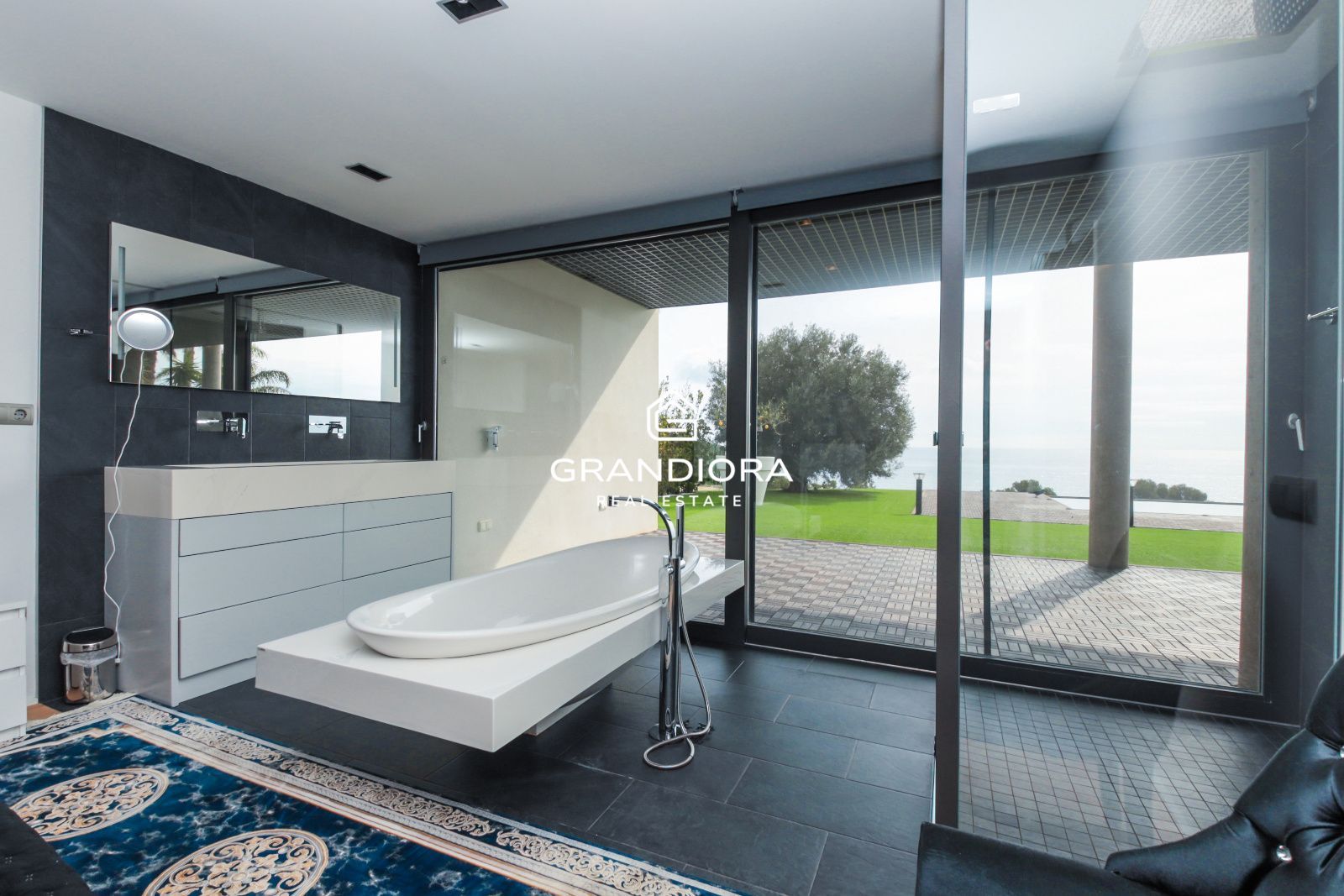Impresionante casa independiente con vistas panorámicas al mar y 546 m² - Imagen 20