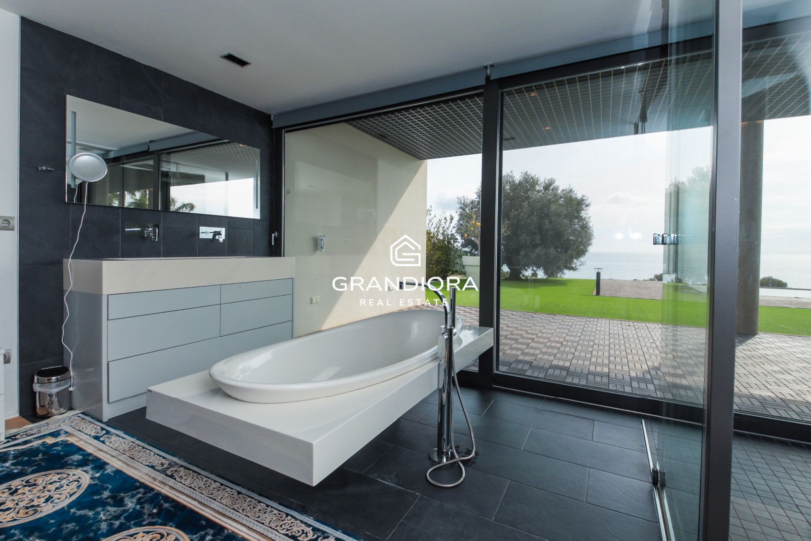 Impresionante casa independiente con vistas panorámicas al mar y 546 m² - Imagen 22