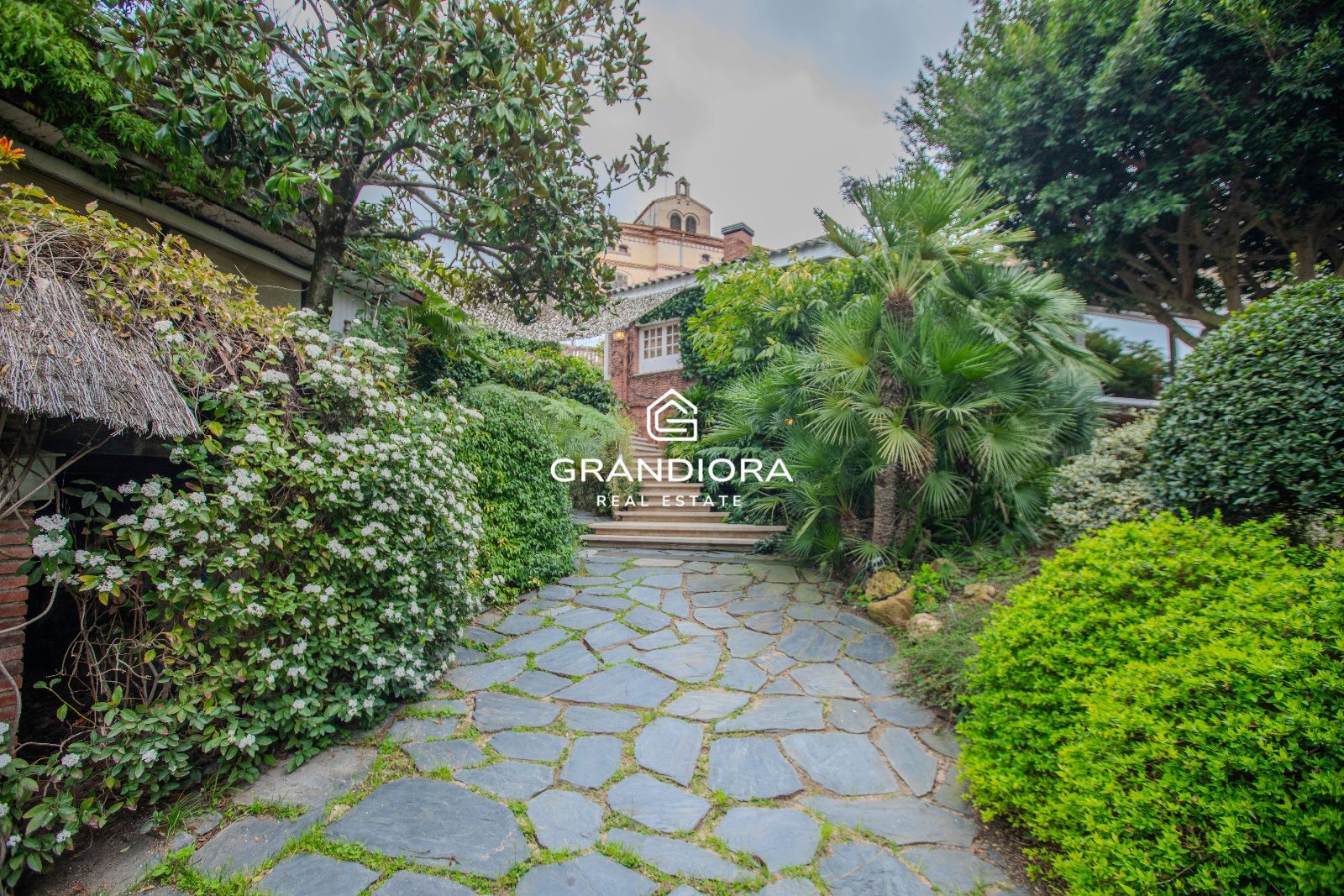 Villa de lujo con piscina y terreno en Sant Andreu de Llavaneres, Barcelona - Imagen 13