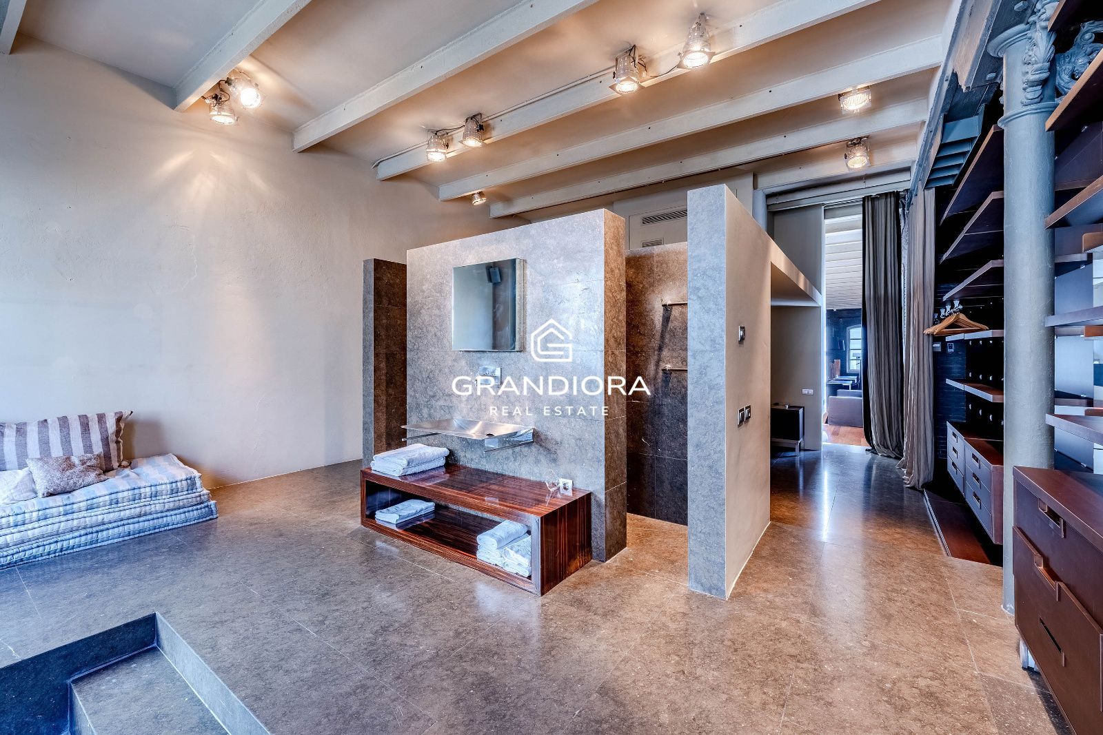 Penthouse Estilo Loft NY en el Passatge Sert: Un Escenario de Vanguardia e Historia en la Dreta de l’Eixample - Imagen 29