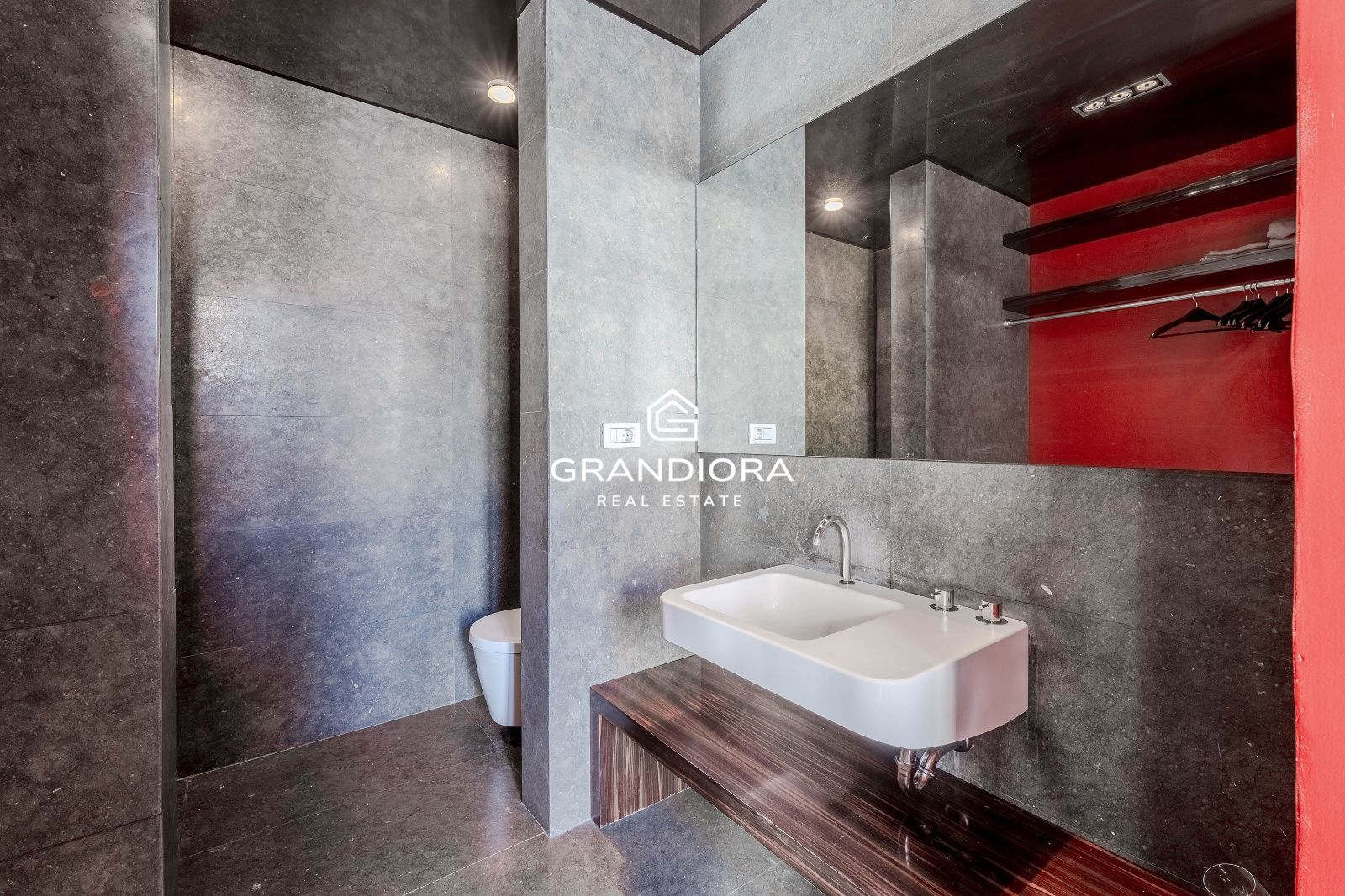 Penthouse Estilo Loft NY en el Passatge Sert: Un Escenario de Vanguardia e Historia en la Dreta de l’Eixample - Imagen 35
