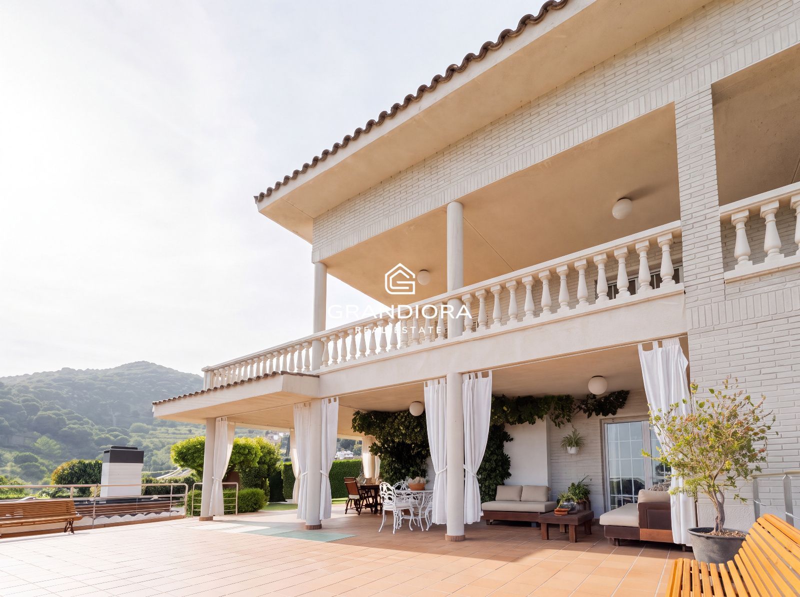 Exclusiva villa de lujo en Alella con espectaculares vistas al mar - Imagen 2