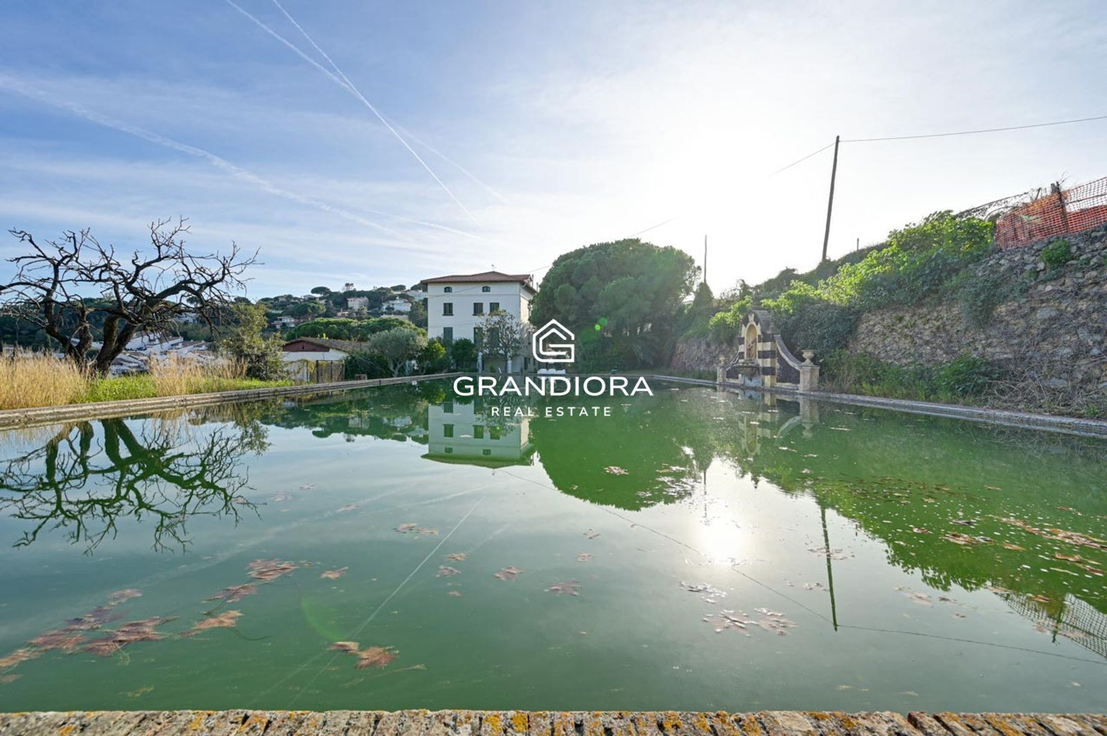 Masía de revista con 2.7 hectáreas de terreno con viñedos en Alella. - Imagen 45