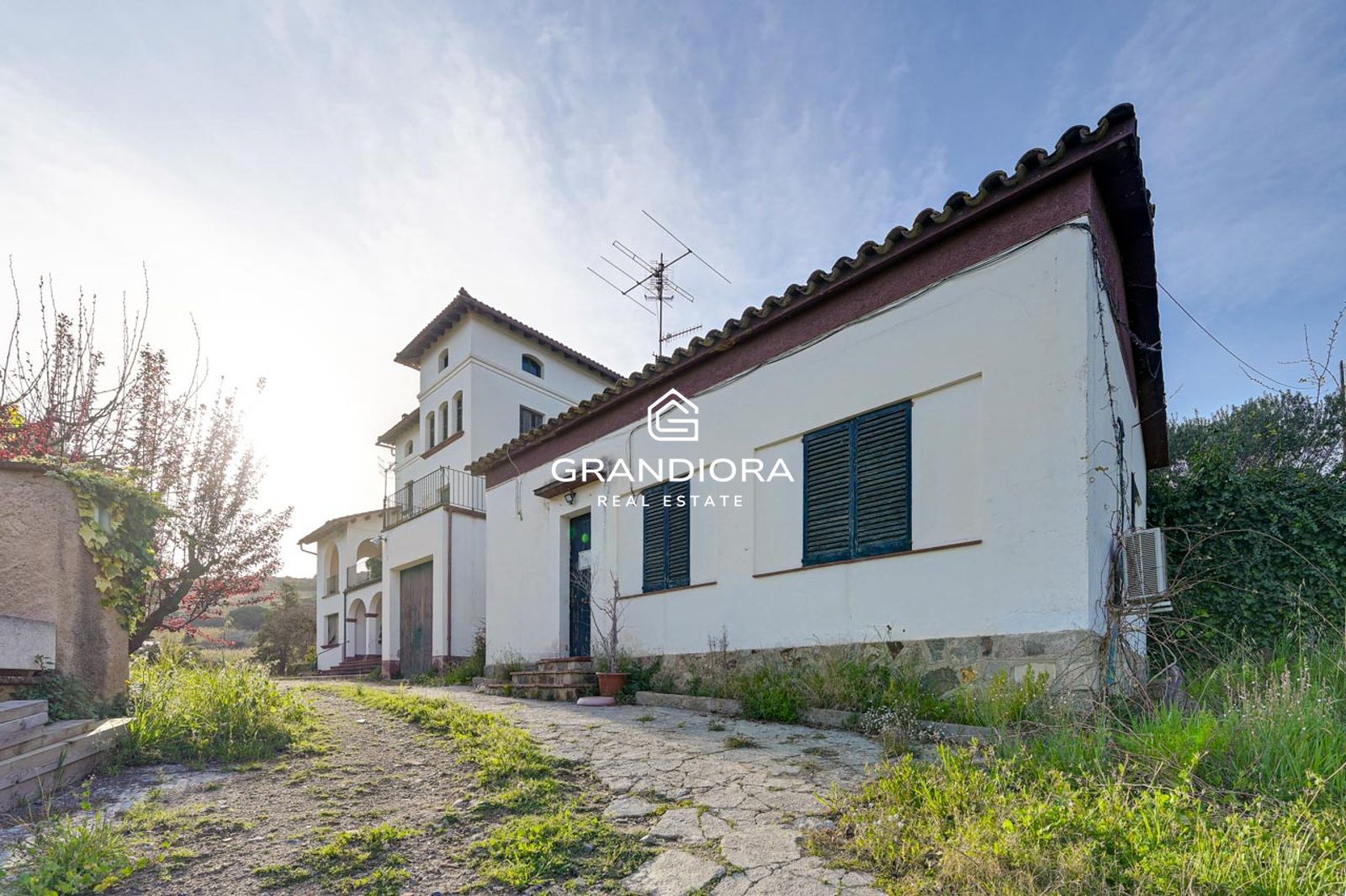 Masía de revista con 2.7 hectáreas de terreno con viñedos en Alella. - Imagen 48