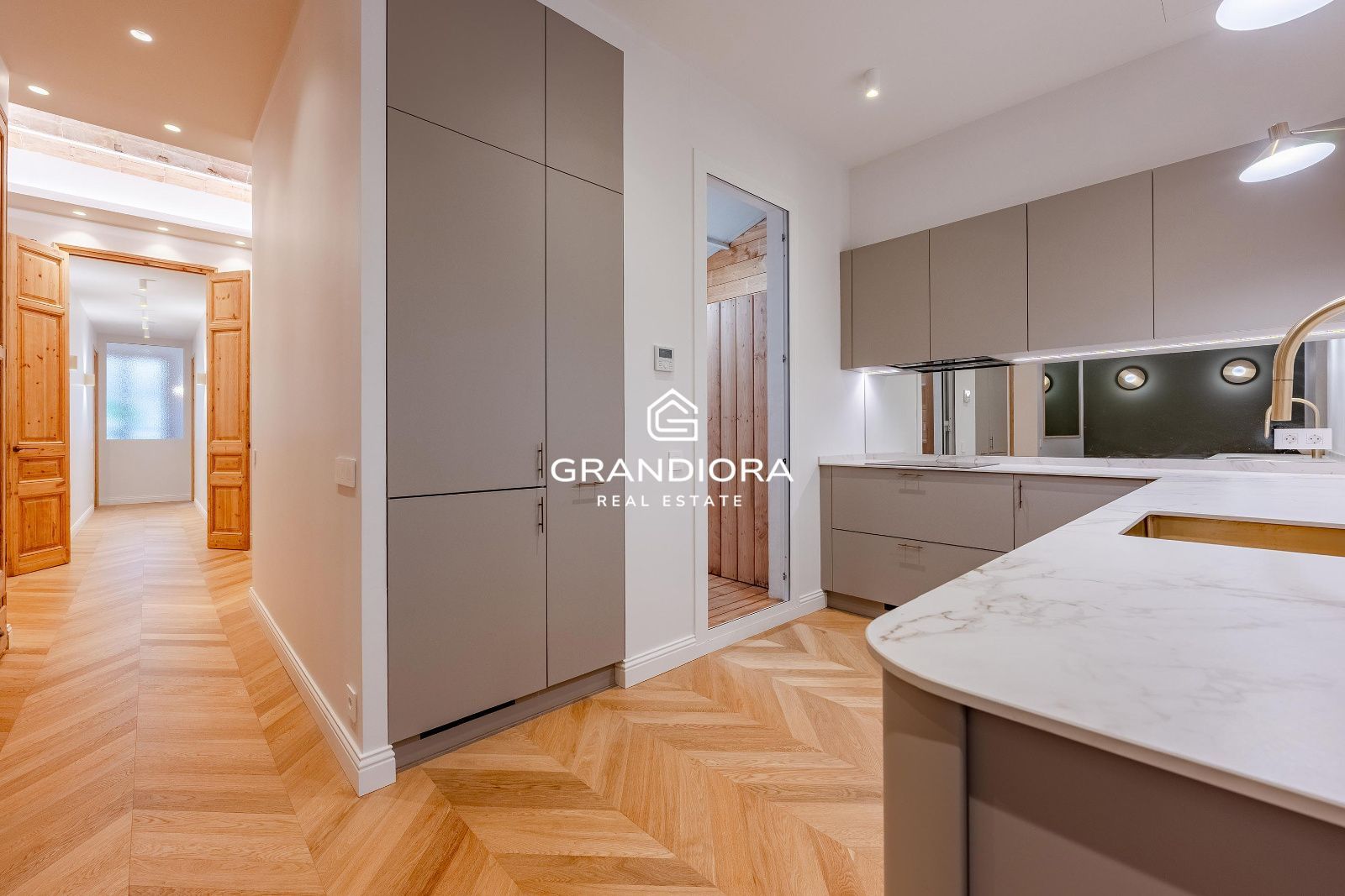 Piso reformado con terraza en la mejor zona de Eixample - Imagen 12