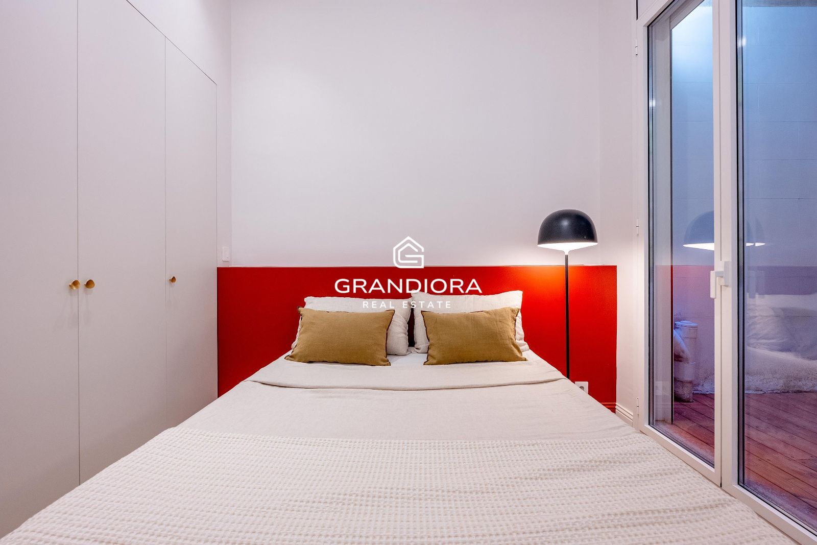 Piso reformado con terraza en la mejor zona de Eixample - Imagen 23