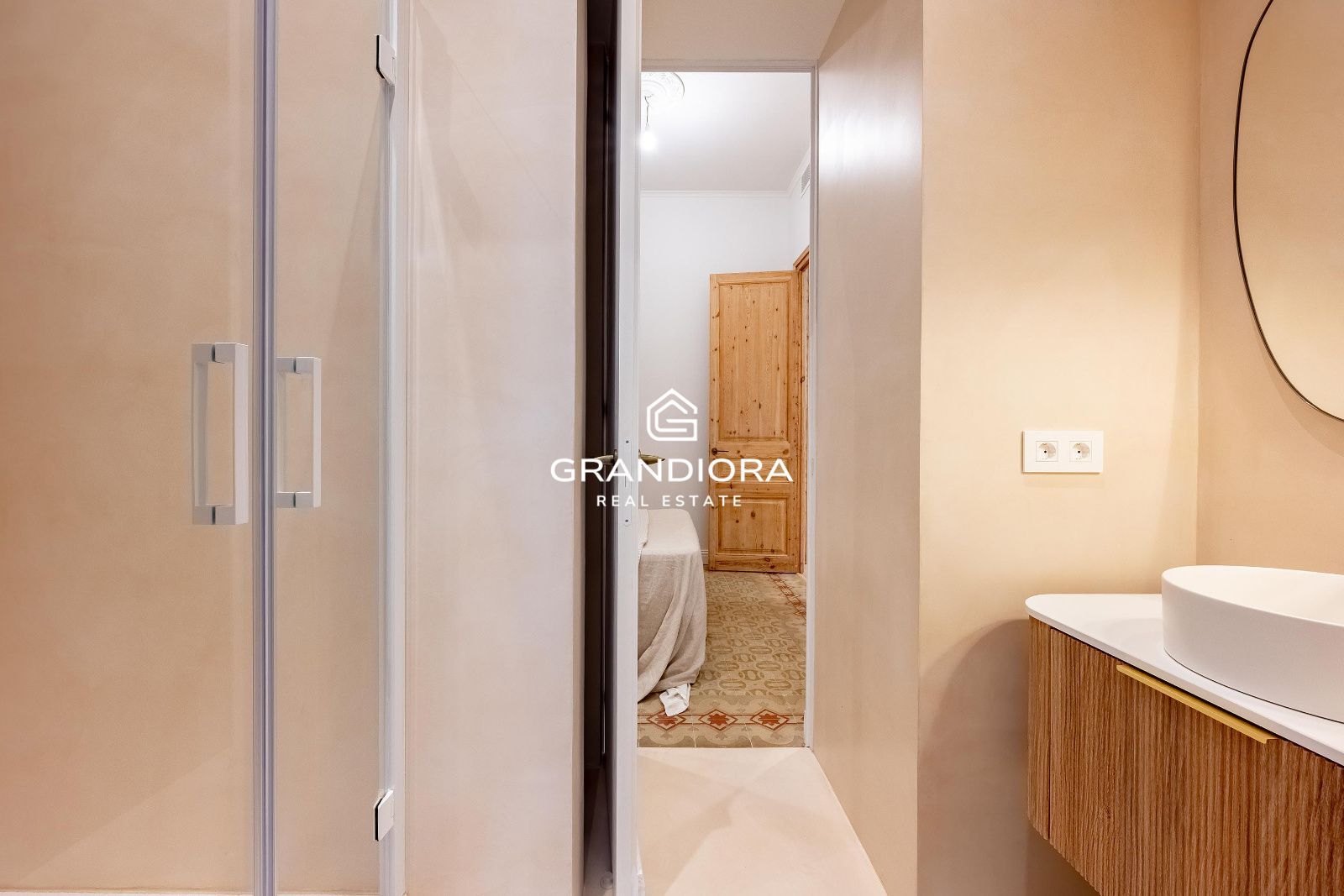Piso reformado con terraza en la mejor zona de Eixample - Imagen 27