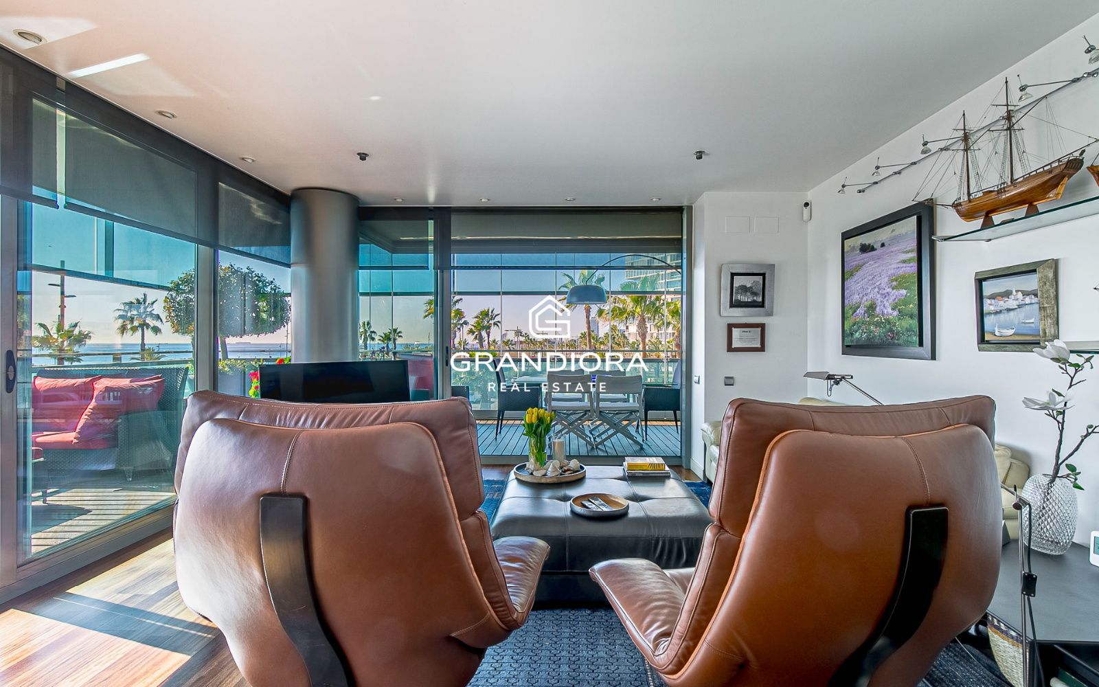 Exclusivo piso con terraza perimetral y vistas totales al mar en  la costa de Barcelona - Imagen 7
