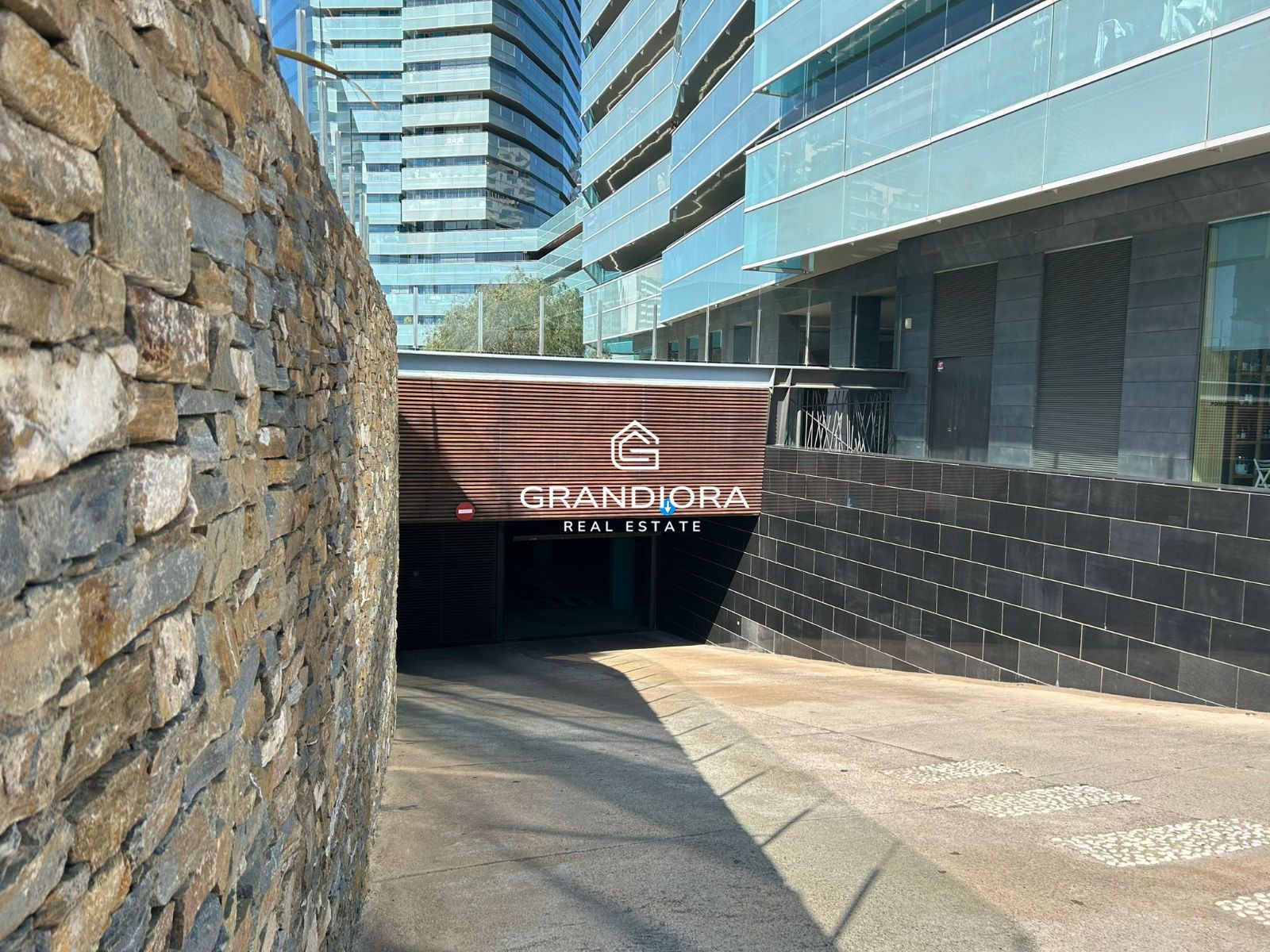 Exclusivo piso con terraza perimetral y vistas totales al mar en  la costa de Barcelona - Imagen 38
