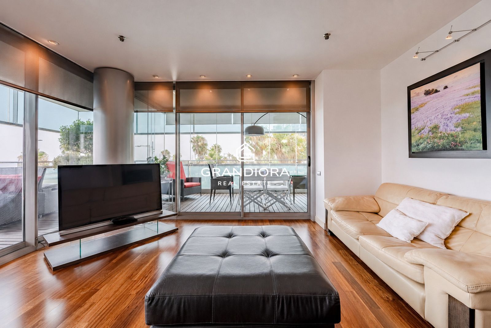 Exclusivo piso con terraza perimetral y vistas totales al mar en  la costa de Barcelona - Imagen 7