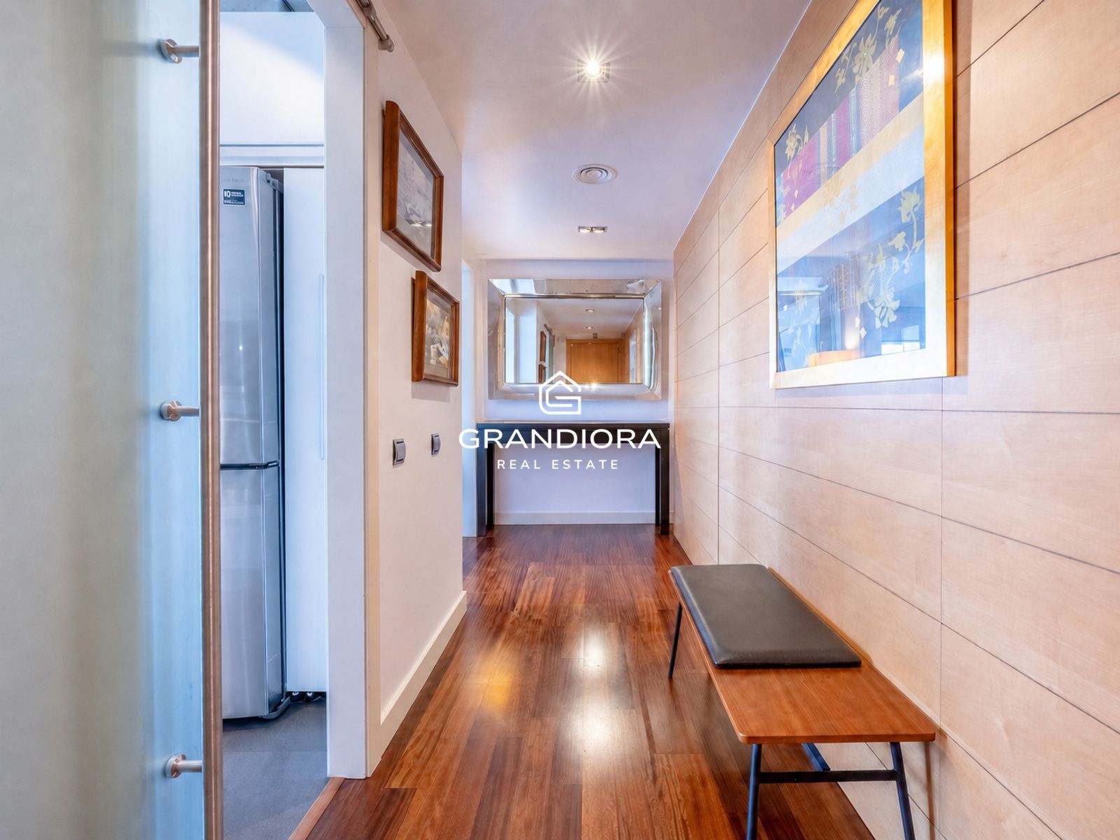 Exclusivo piso con terraza perimetral y vistas totales al mar en  la costa de Barcelona - Imagen 4