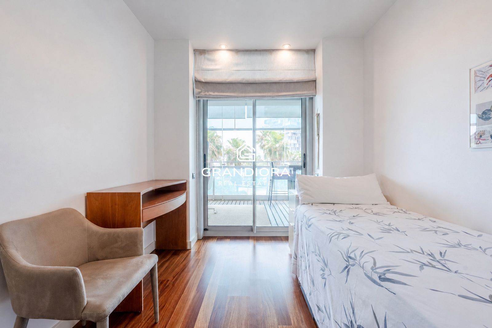 Exclusivo piso con terraza perimetral y vistas totales al mar en  la costa de Barcelona - Imagen 15