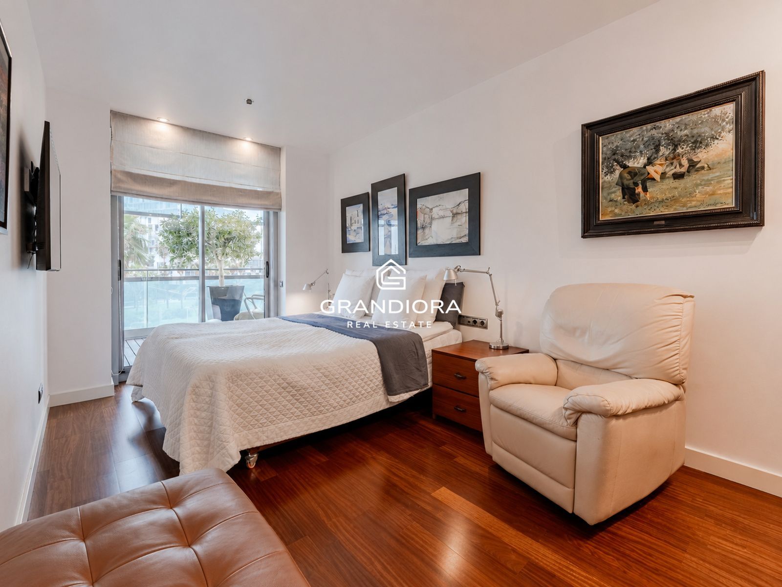 Exclusivo piso con terraza perimetral y vistas totales al mar en  la costa de Barcelona - Imagen 18