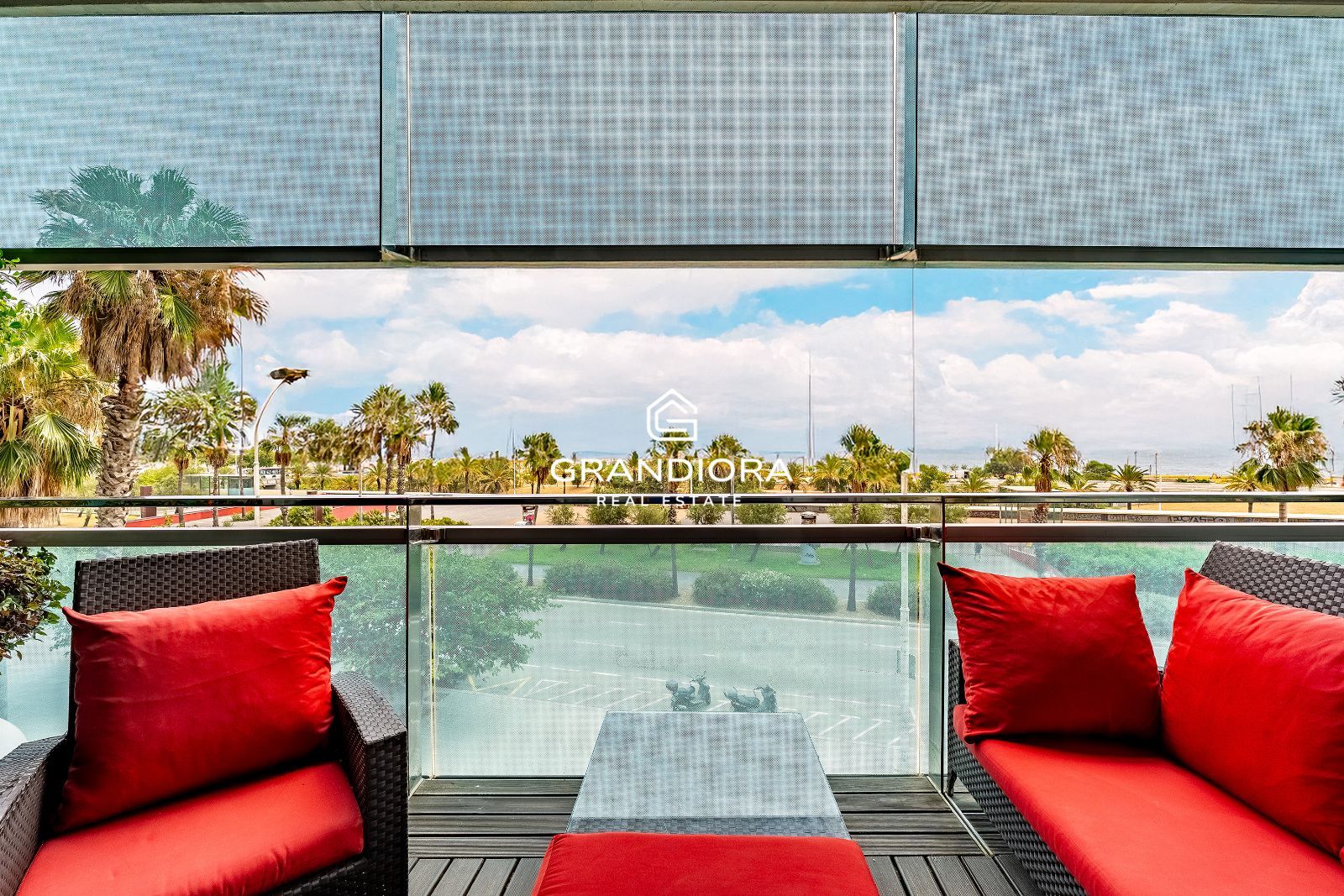 Exclusivo piso con terraza perimetral y vistas totales al mar en  la costa de Barcelona - Imagen 25