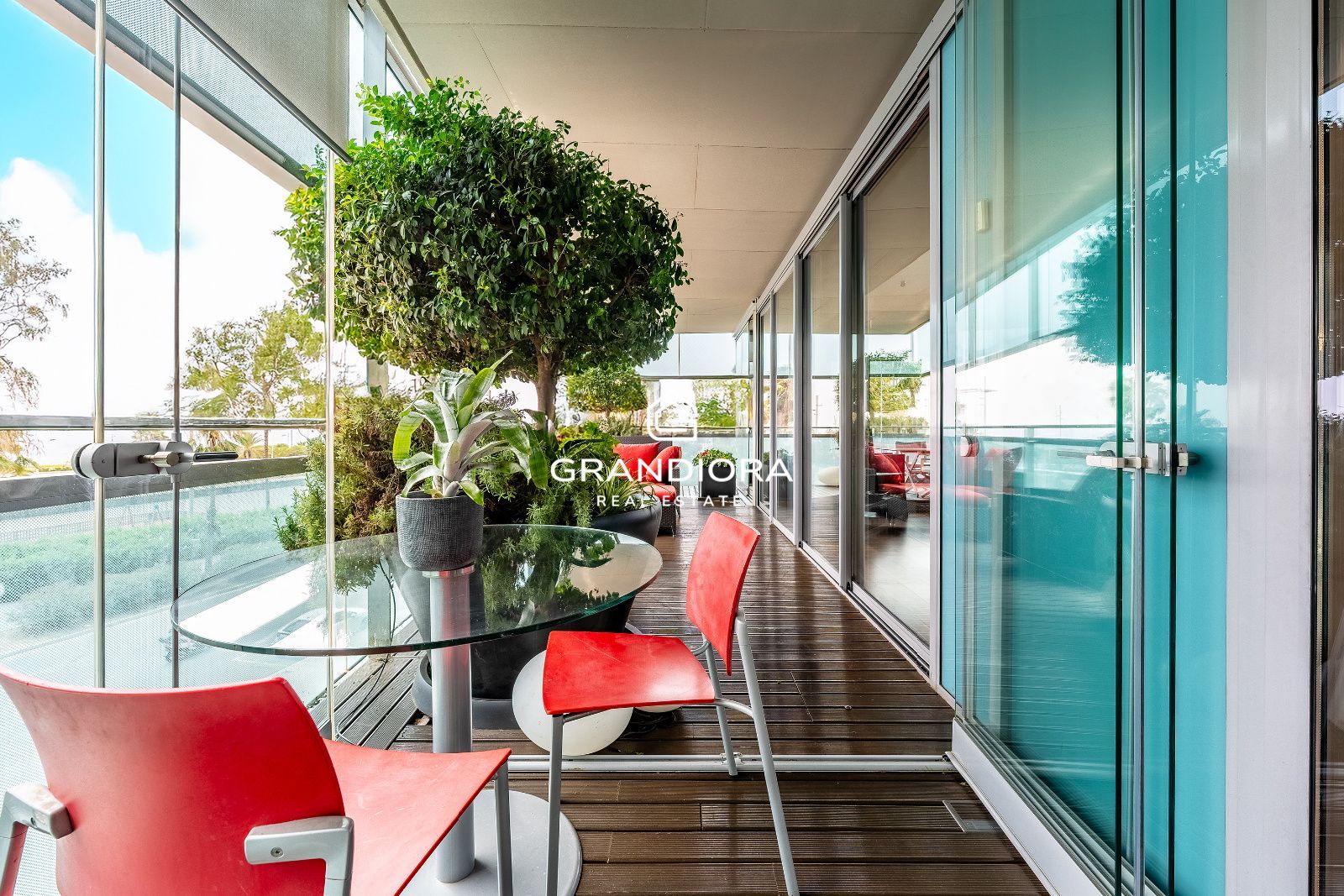 Exclusivo piso con terraza perimetral y vistas totales al mar en  la costa de Barcelona - Imagen 26