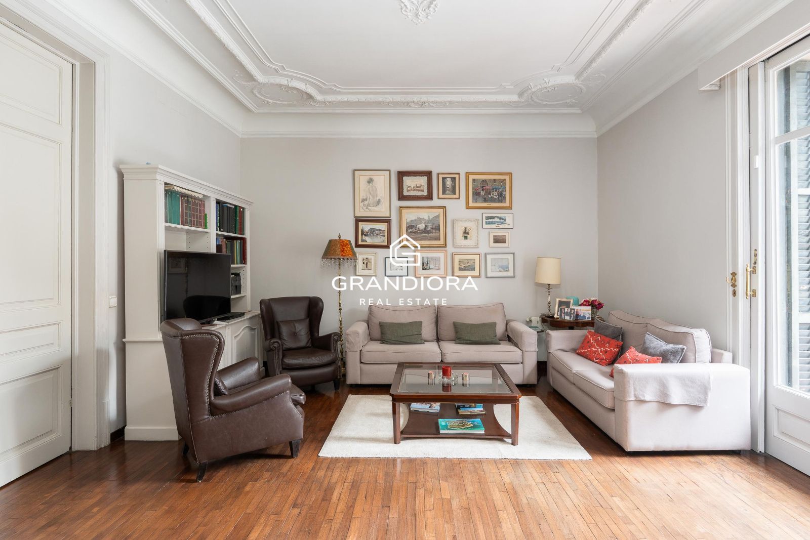 Exclusiva vivienda con carácter clásico en la Diagonal - Imagen 17